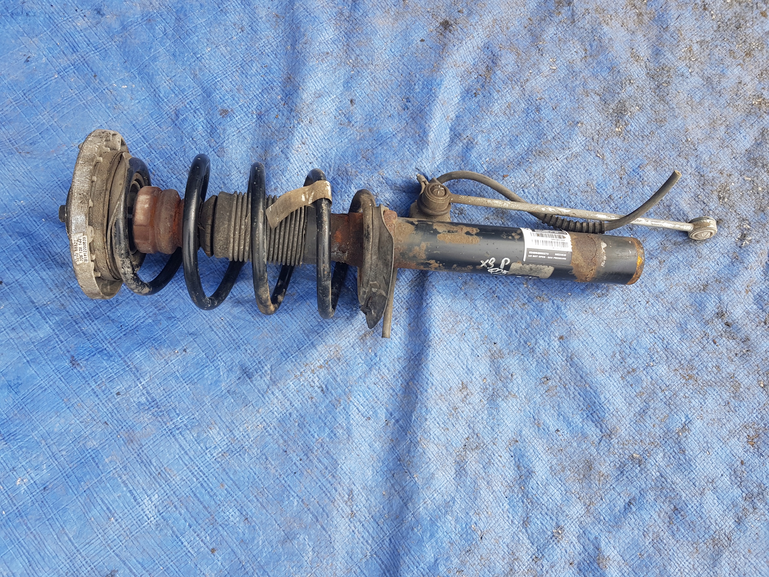 BMW X3 F25 front right shock absorber spring front