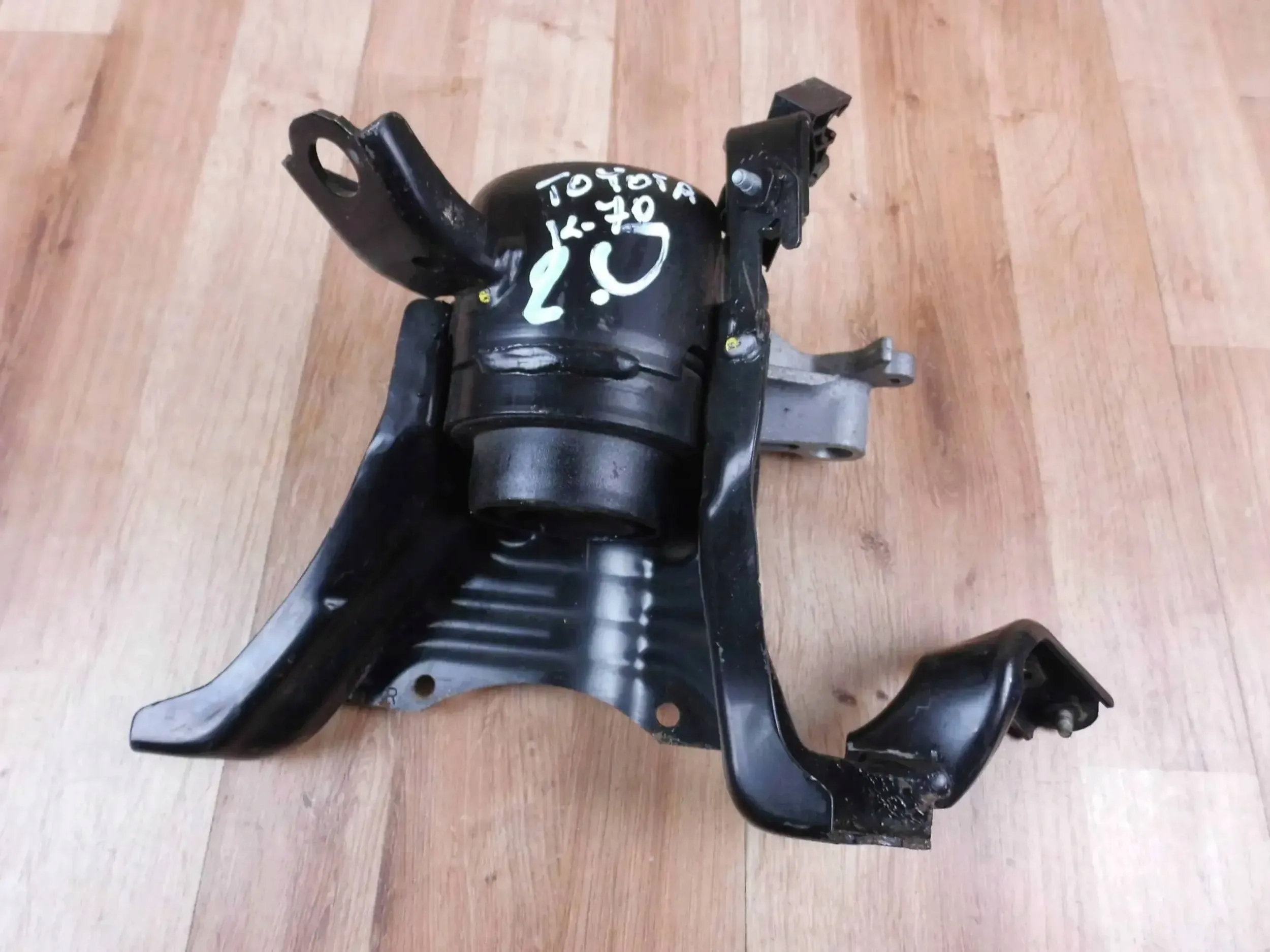 Toyota Corolla E21 2.0 HYBRID holder engine mount holder 1230524020