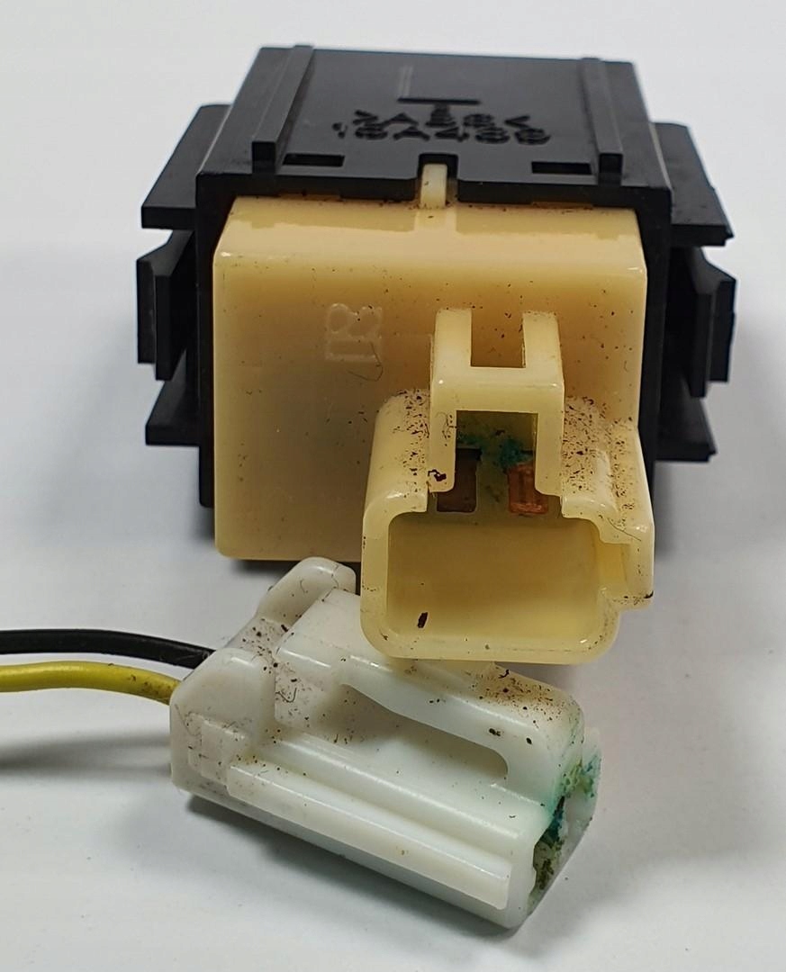 opening control switch bonnet MAZDA 6 15A489