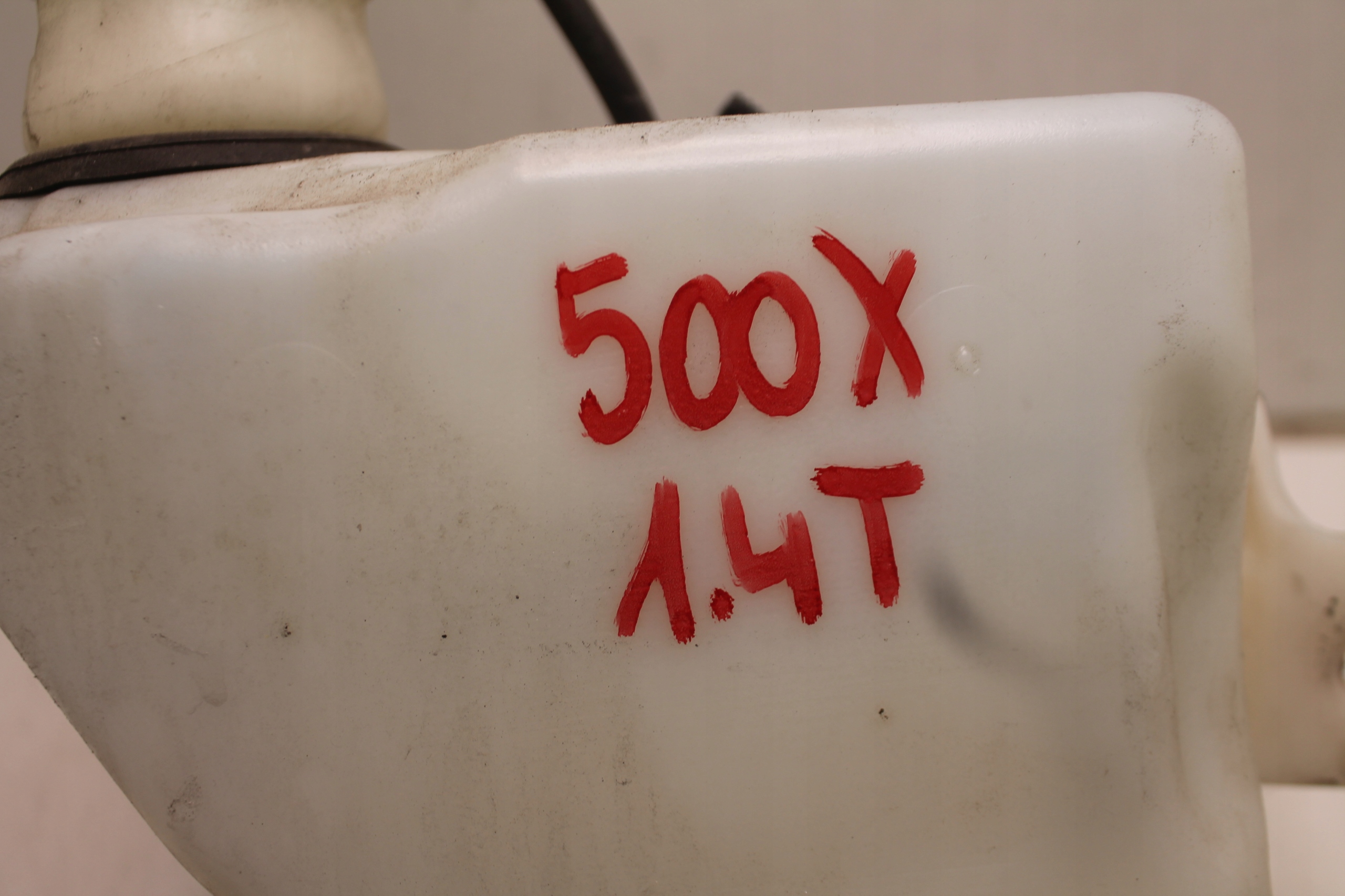 washer fluid tank FIAT 500X 14-24