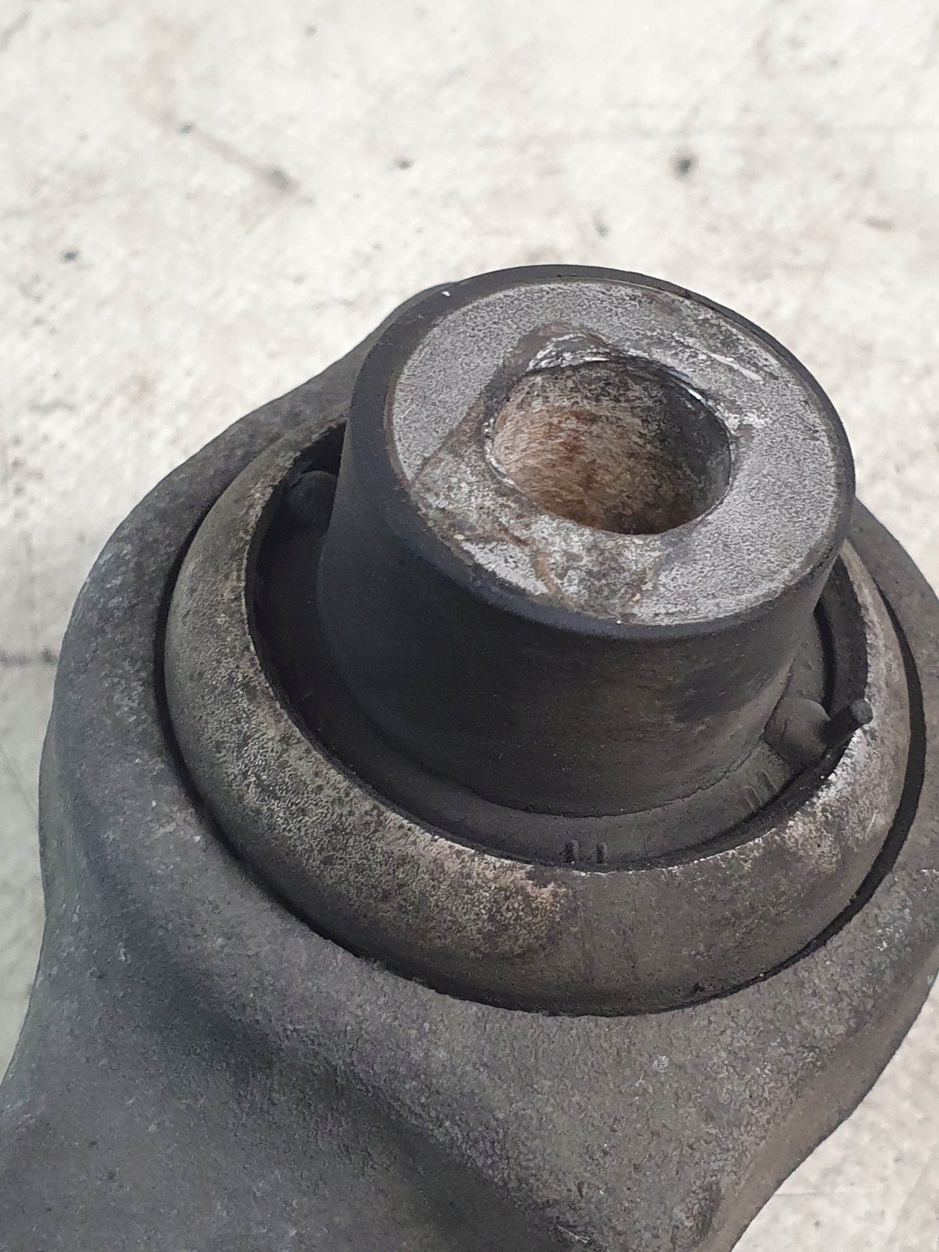 arm front right MERCEDES W212 2.2CDI EU 10r.
