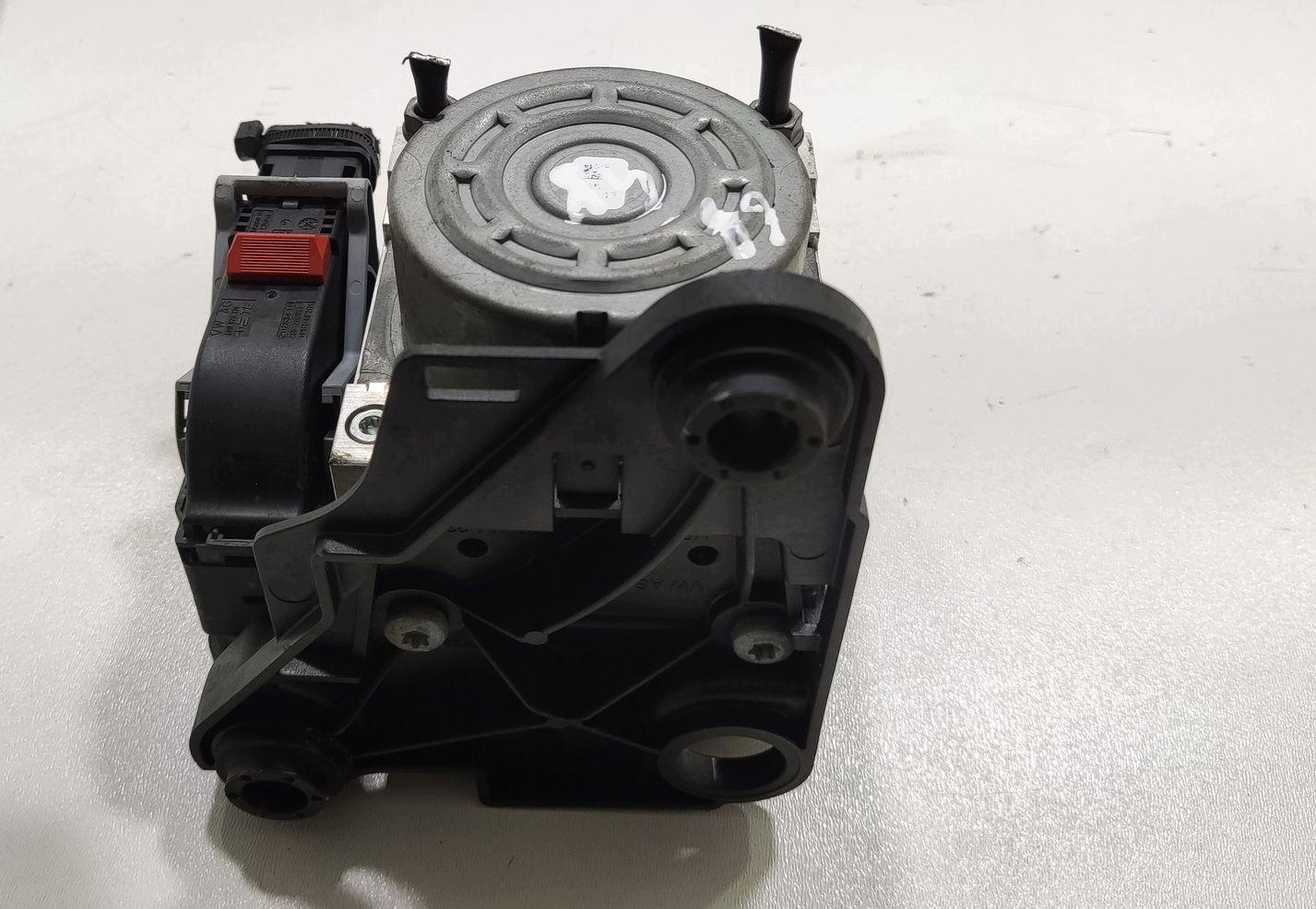 pump control unit ABS VOLKSWAGEN GOLF VII 2012-2016 3Q0614517F 3Q0907379F