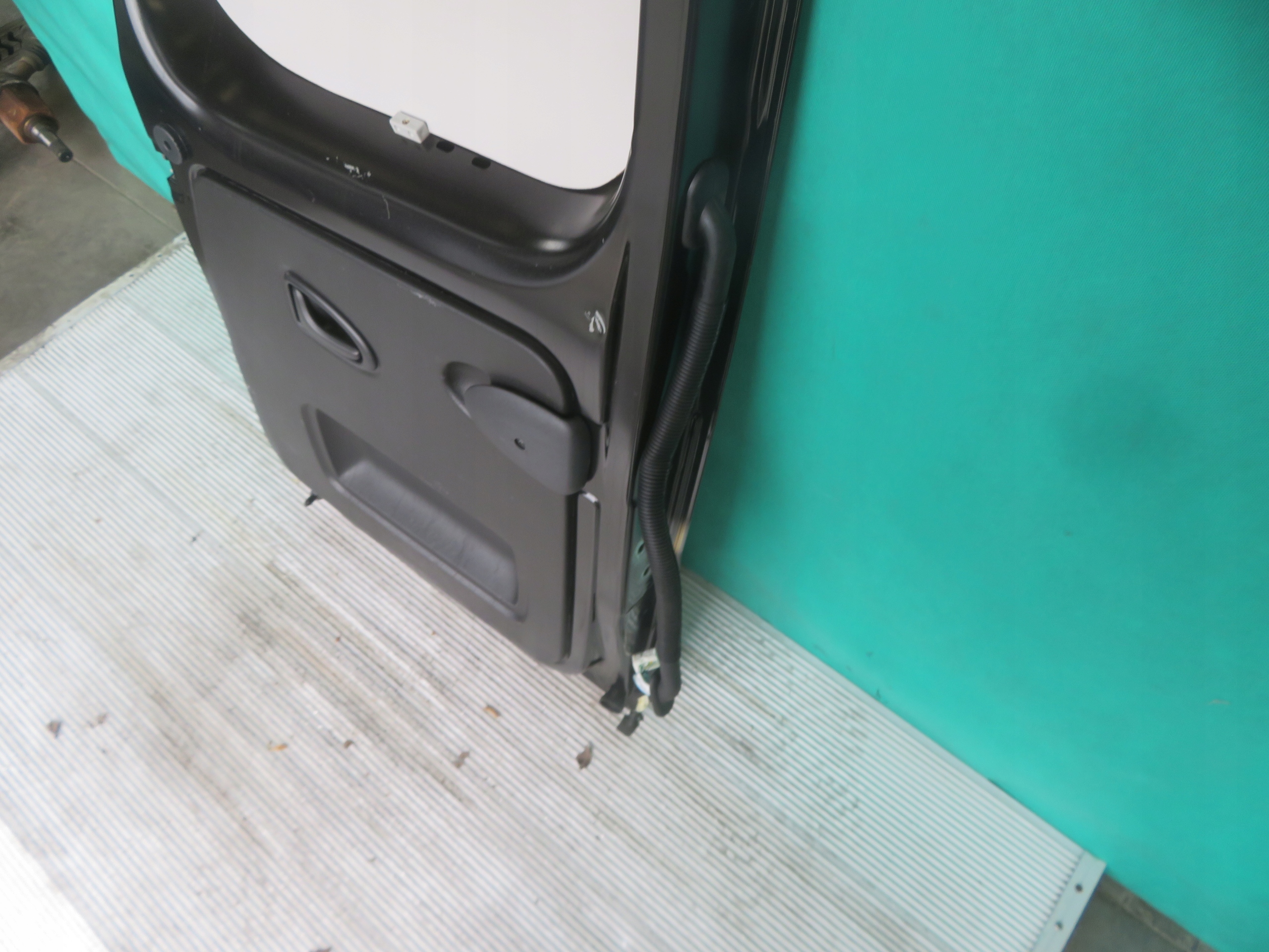 Tür links heck OPEL VIVARO RENAULT TRAFIC 24R