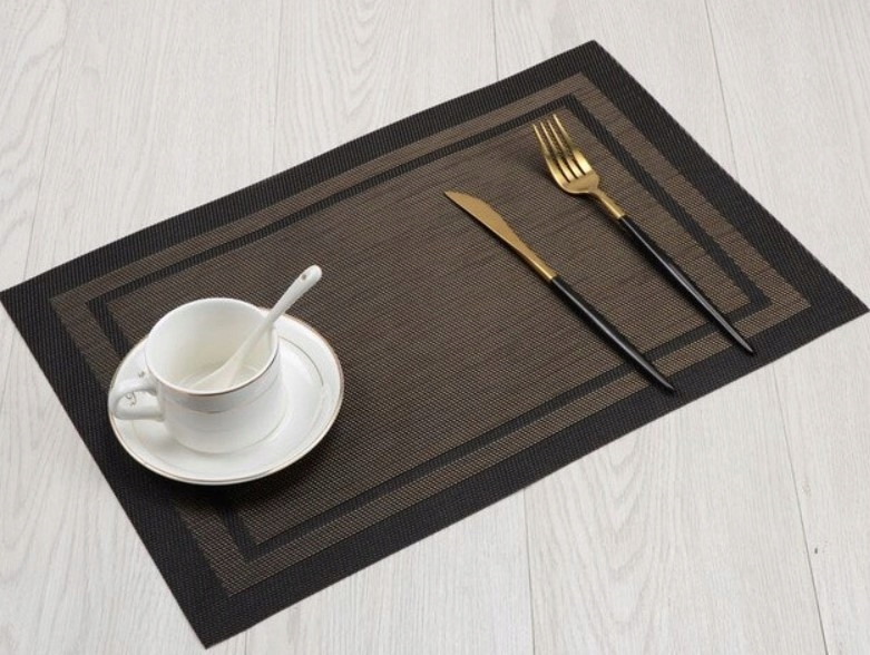 PODKŁADKA NA STÓŁ PVC MATA ODPORNA ZESTAW 4 CZARNA Długość 45 cm