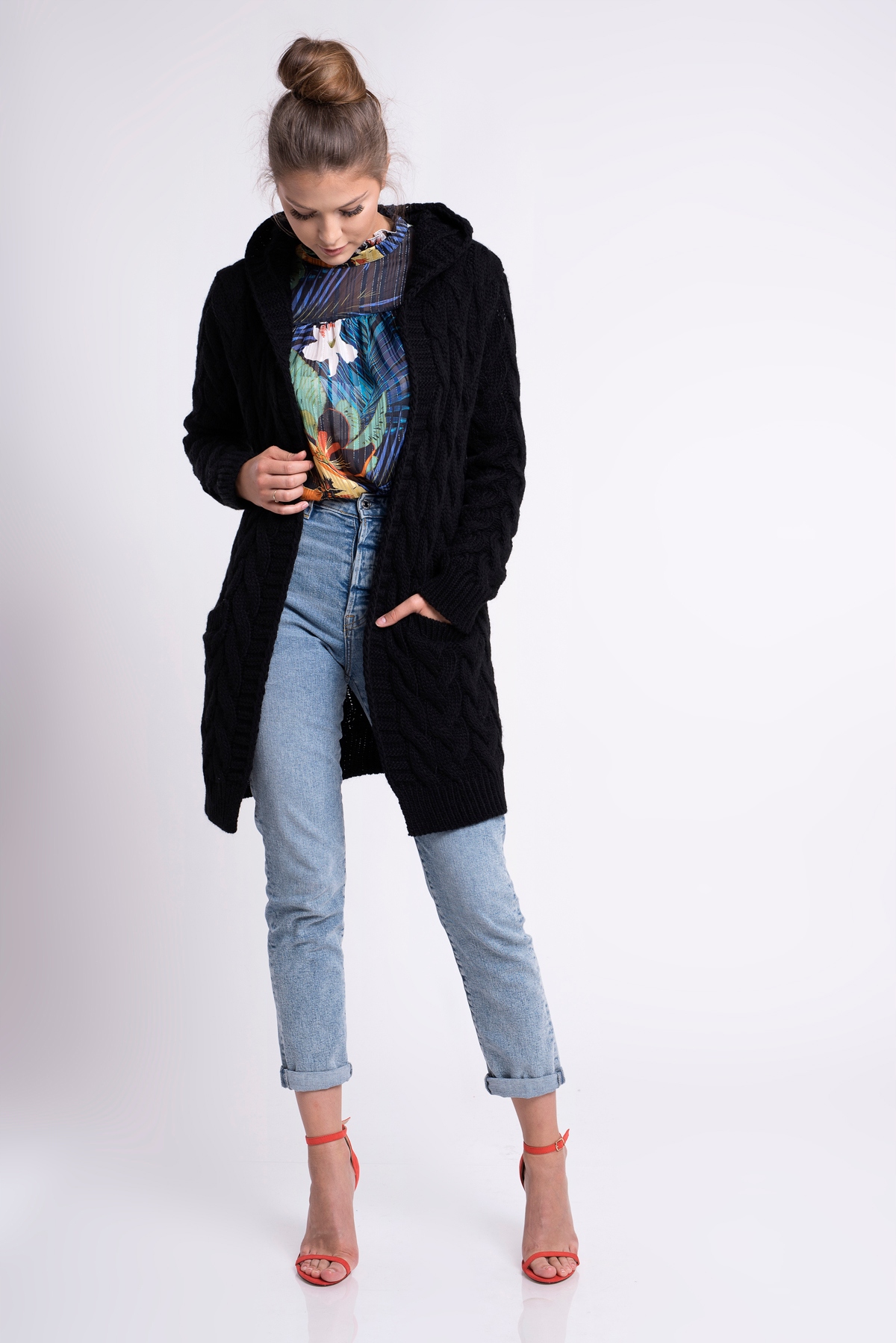 GLORIA BLOGERSKI CIEPŁY KARDIGAN Z KAPTUREM S/M Model GLORIA