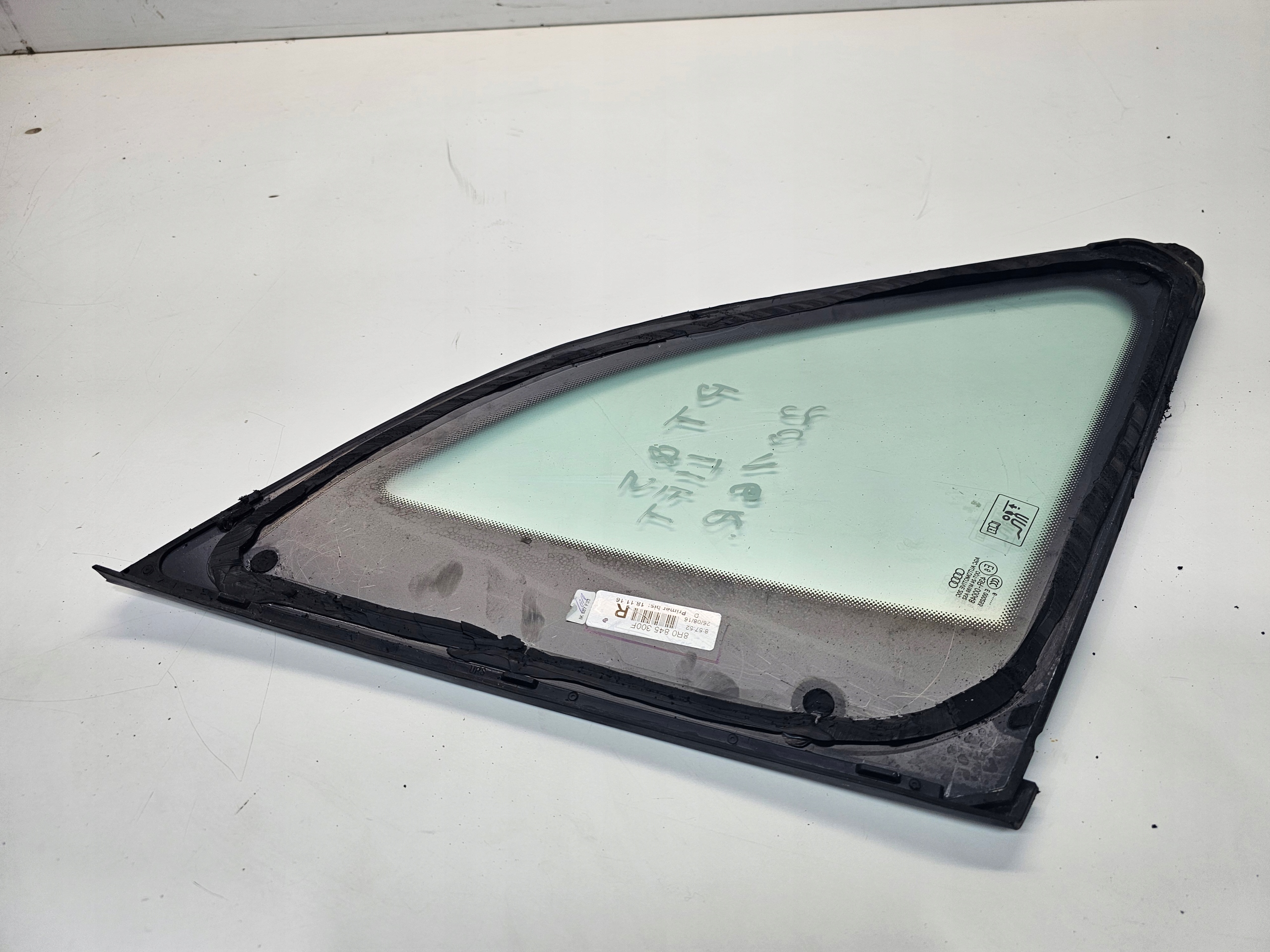 window bodywork right rear part AUDI Q5 8R 2016R 8R0845300F