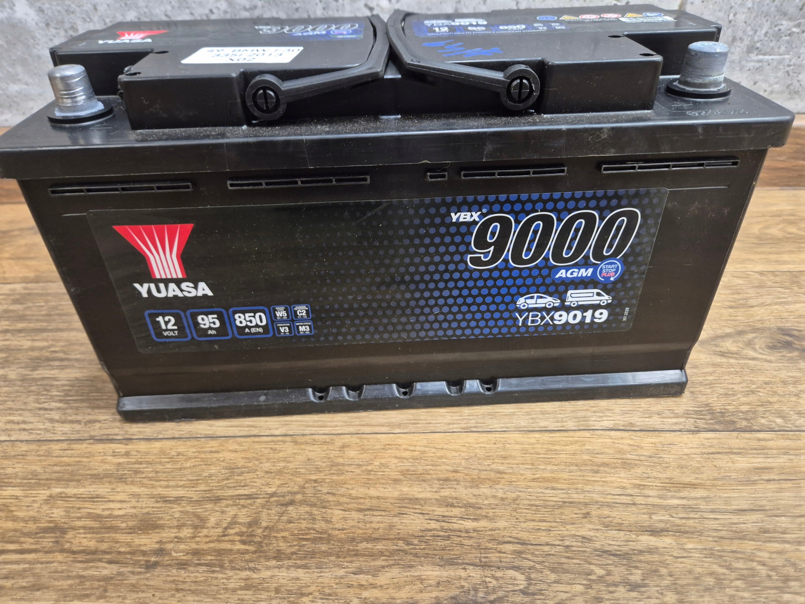 batterie YUASA YBX9019 12V 95AH 850A AGM START STOP STAN AKU - 98% !