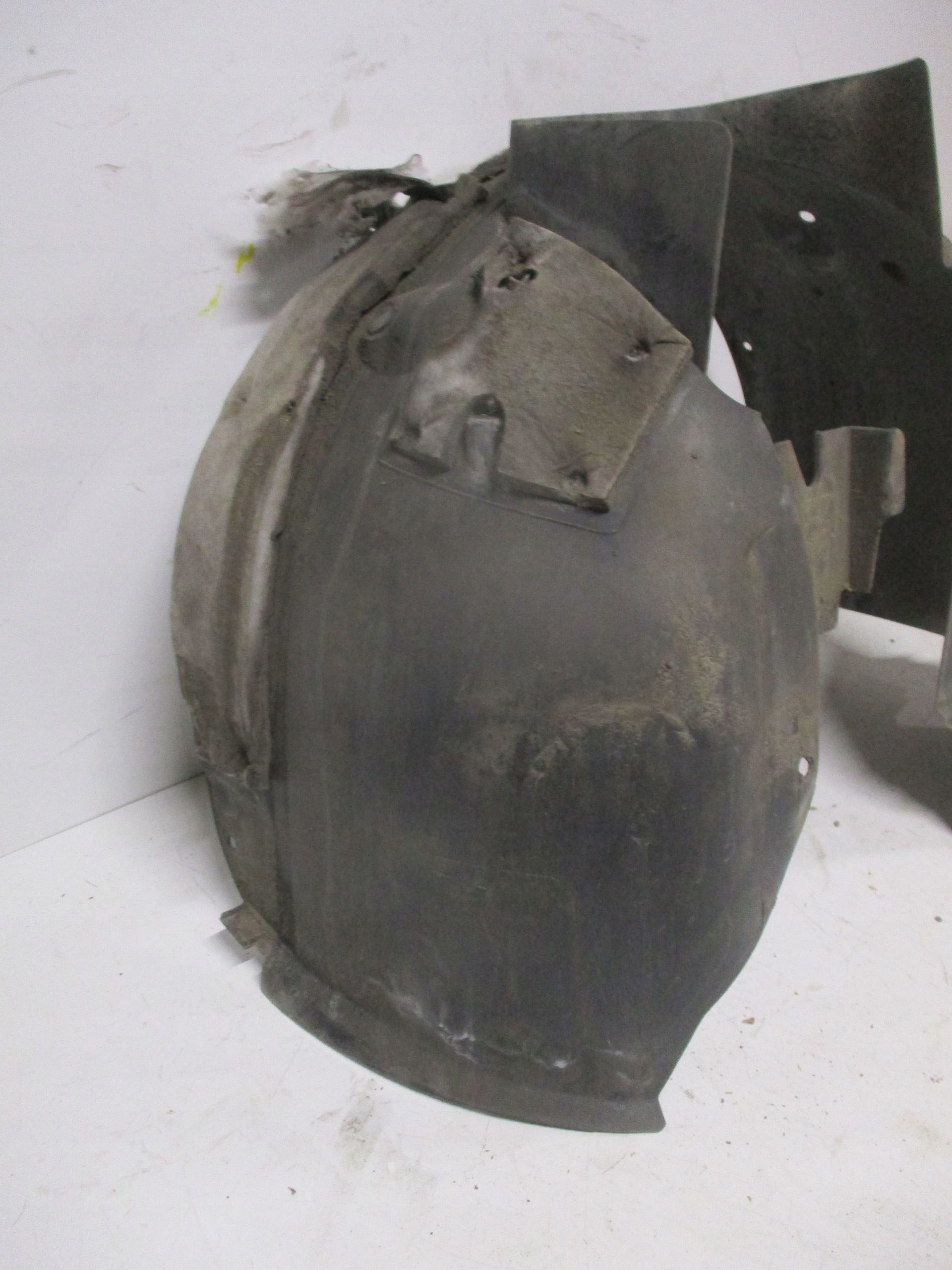 mudguard left front front PEUGEOT 3008 and 9685091680