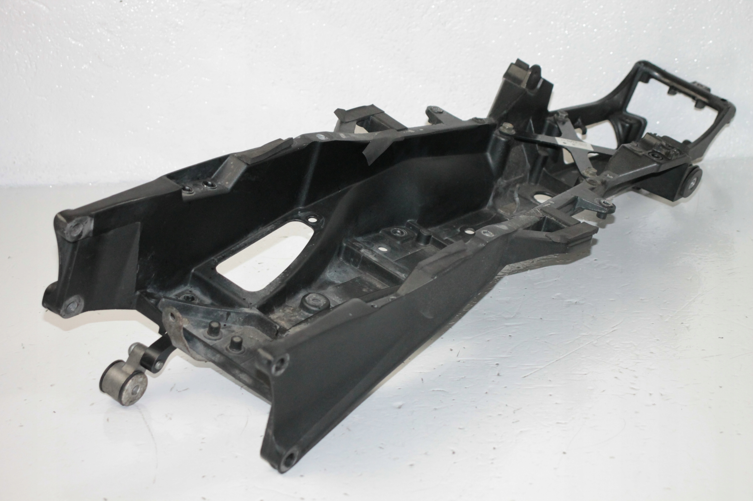 R1RN12 017 - Yamaha R1 RN12 04-06 заполнение колесной арки