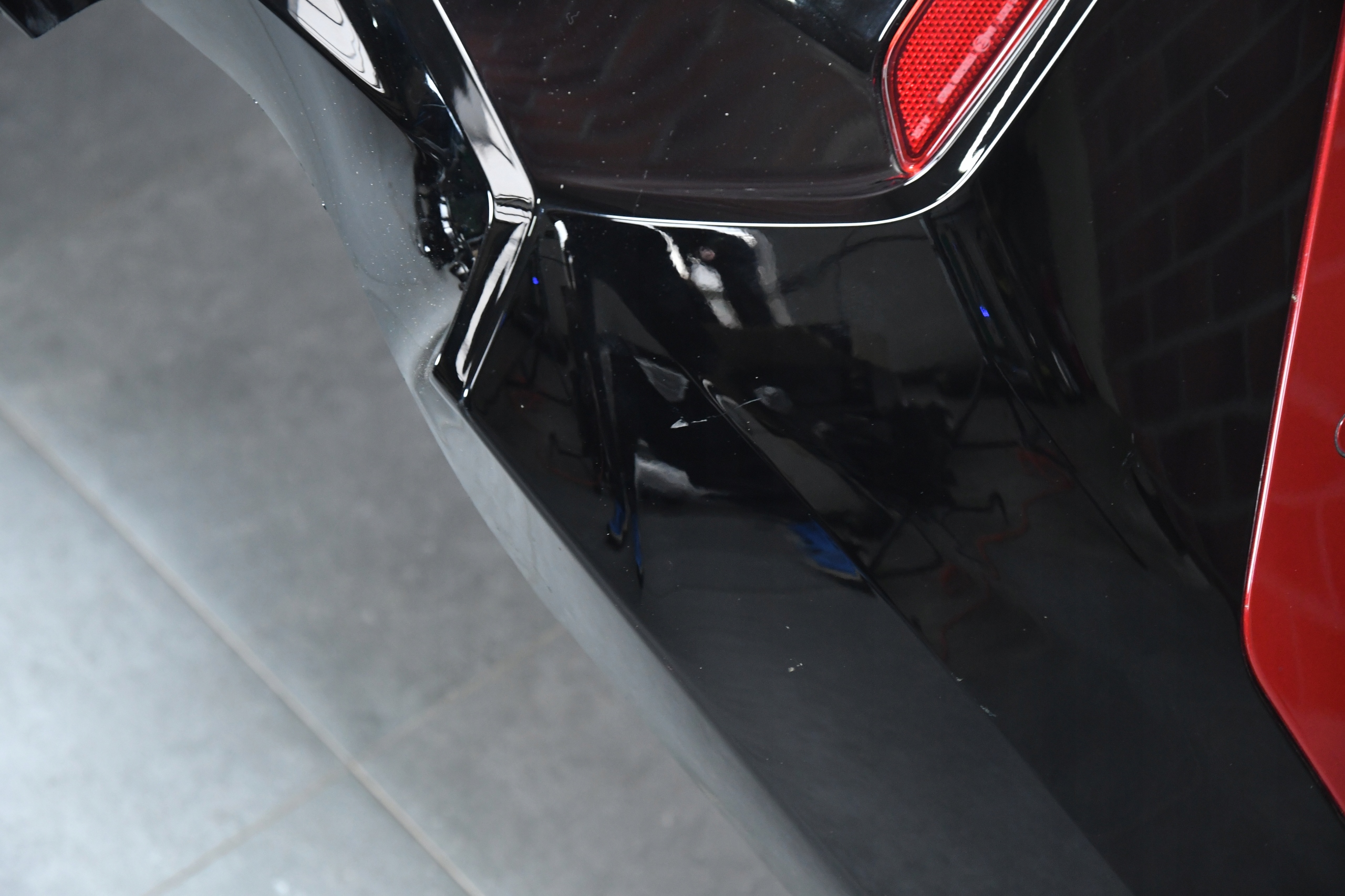 bumper rear part rear BMW 5 G60 m-packet C68 FIRE RED METALLIC