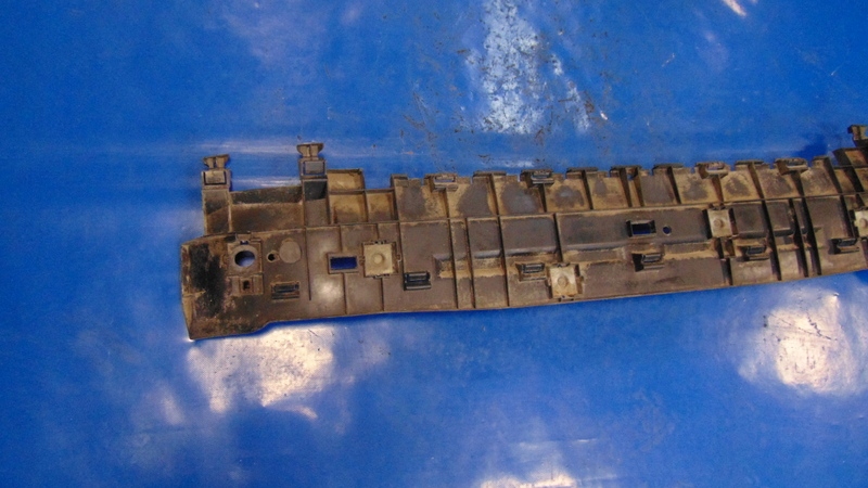Support Support plaque Pare choc Arrière VOLVO S60 V60 et 00-10
