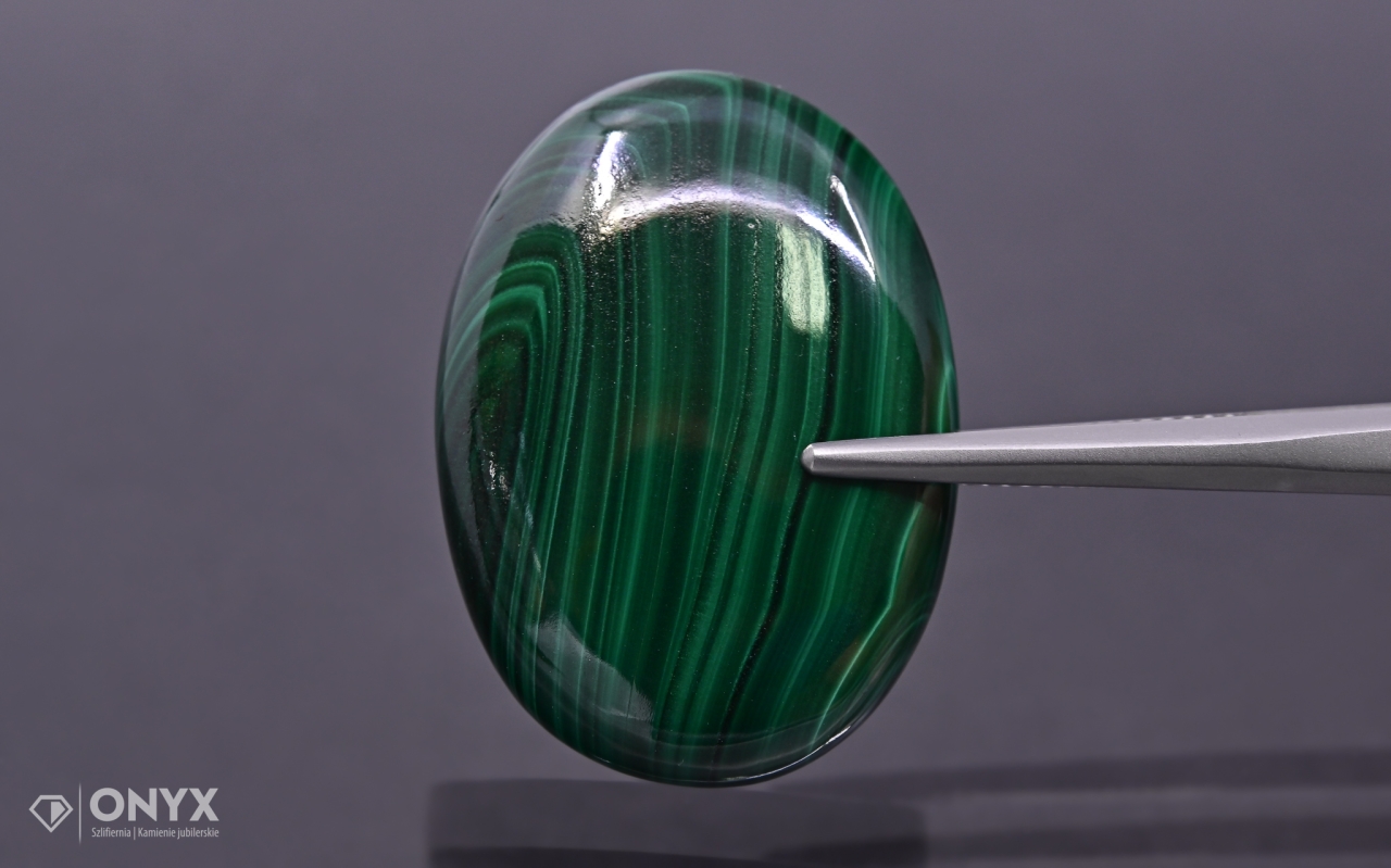 Malachit kabošon ovál 30x22 mm