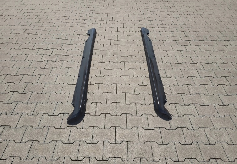 Volvo XC60 R Design NAKŁADKI NA PROGI KOMPLET Producent części Inny