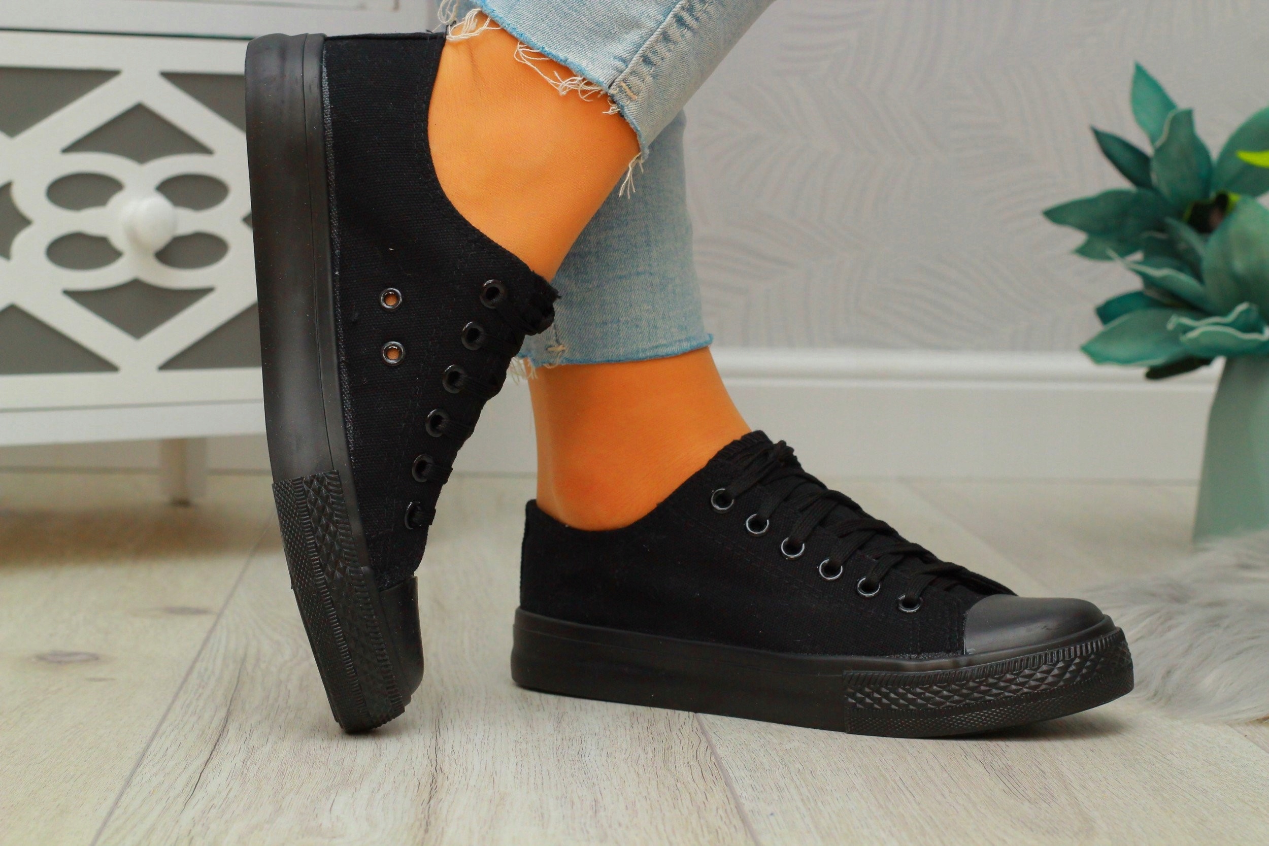 TRAMPKI BUTY SPORTOWE TENISÓWKI KLASYCZNE Rozmiar 37