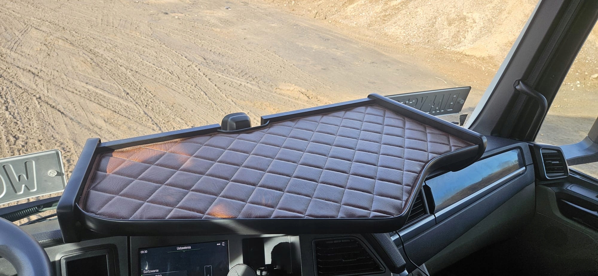 Středová Police Stolek Man Tgs Od Roku 2020