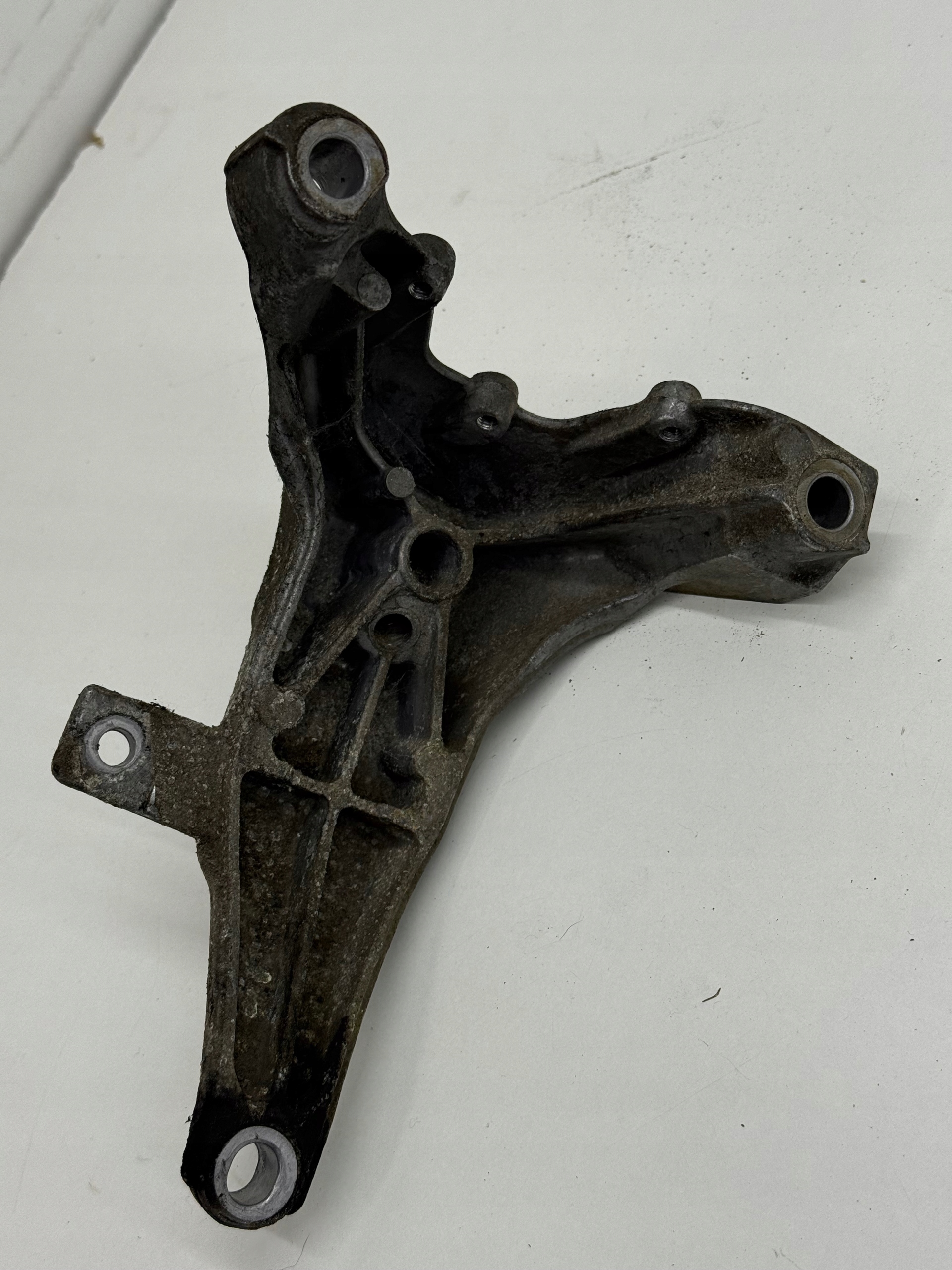 AUDI A6 C7 3.0 TDI CRT Support Support plaque Moteur CALE Original!
