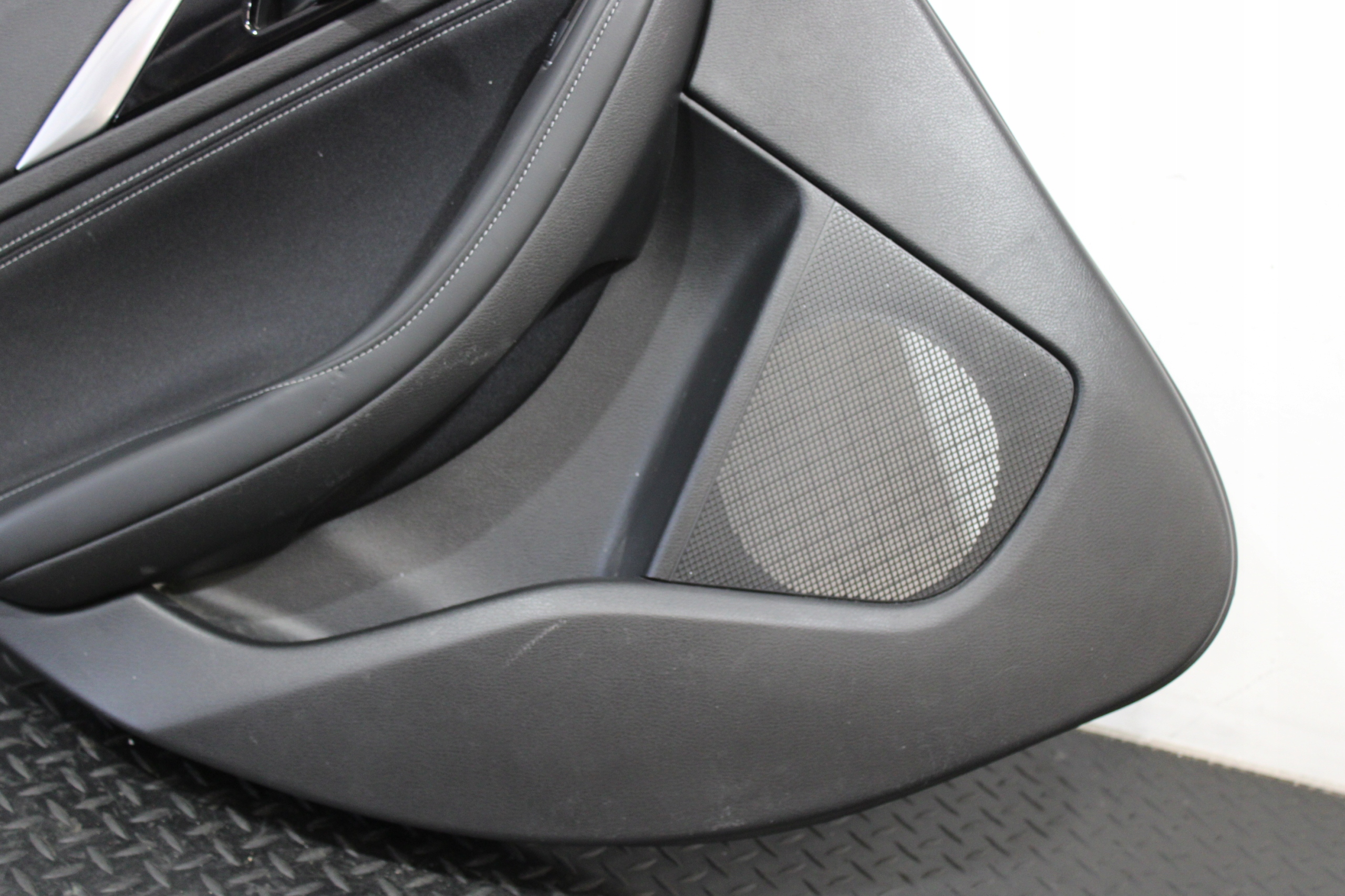 upholstery side door left rear part left rear INFINITI Q30