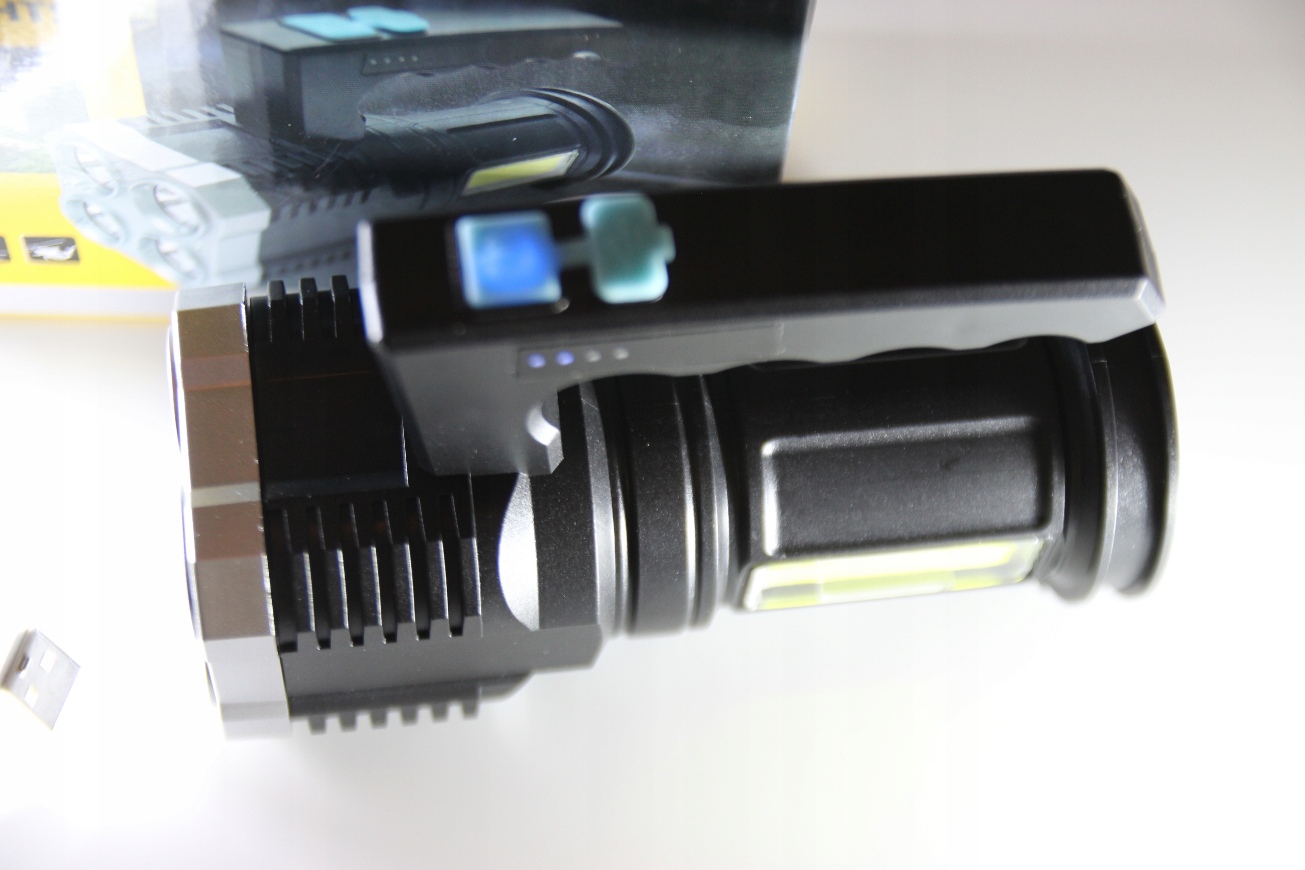 KEMPING SZPERACZ LATARKA AKUMULATOROWA LED 3W1 Rodzaj akumulatorowa