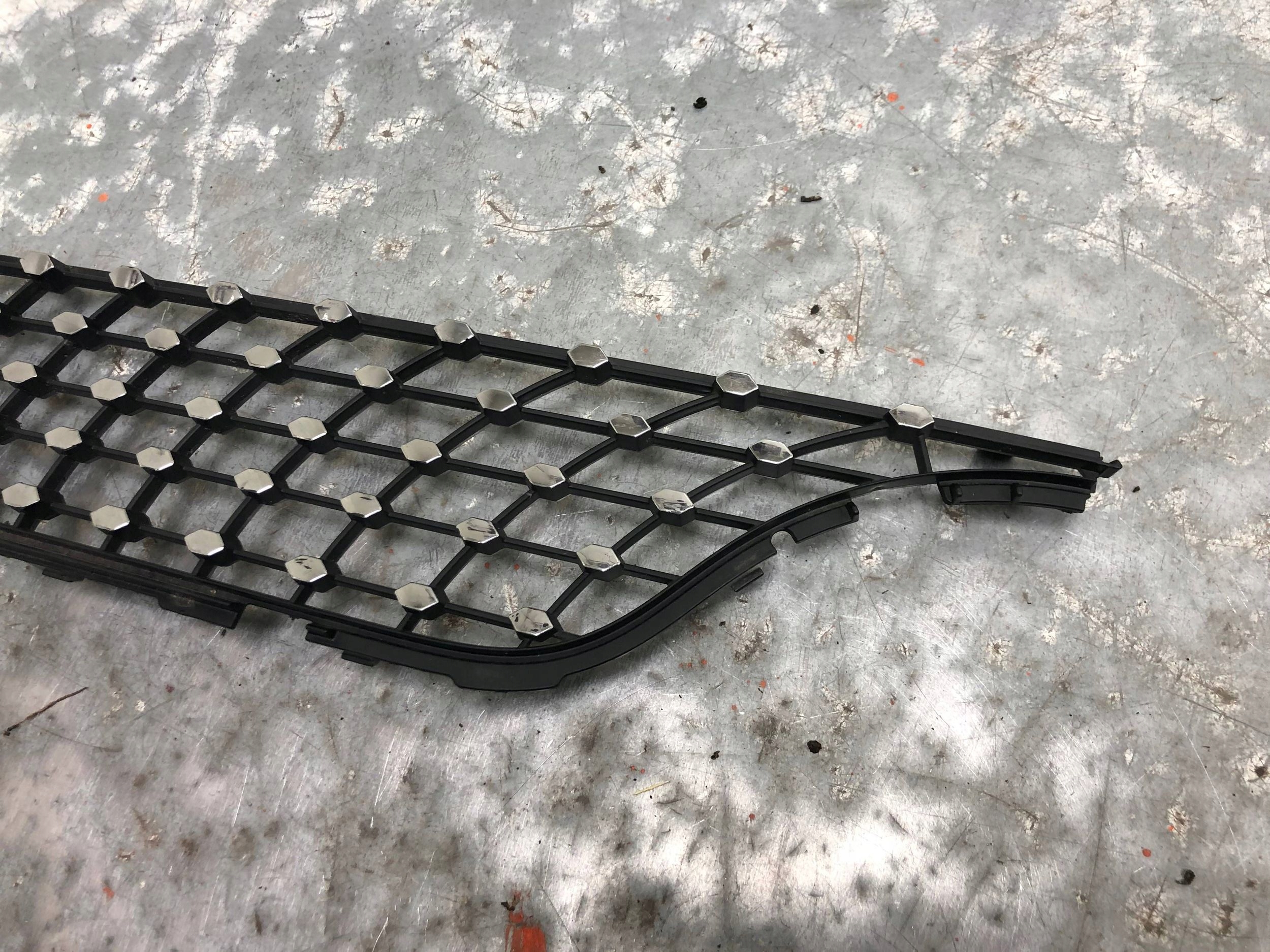 grid GRILLA right MERCEDES W253 X253 A2538881400