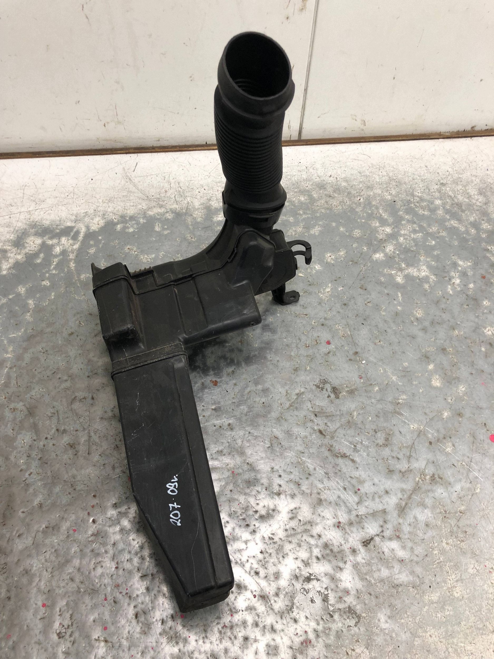 REZONATOR luft PEUGEOT 207 9683339380 9684577280
