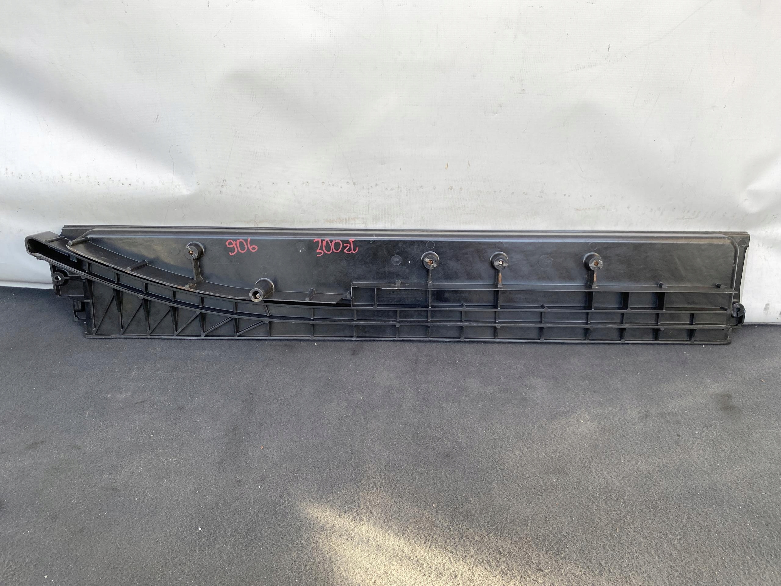 SPRINTER 906 VW CRAFTER 06- STOPIEN cap threshold door PRAWYCH A9066860710