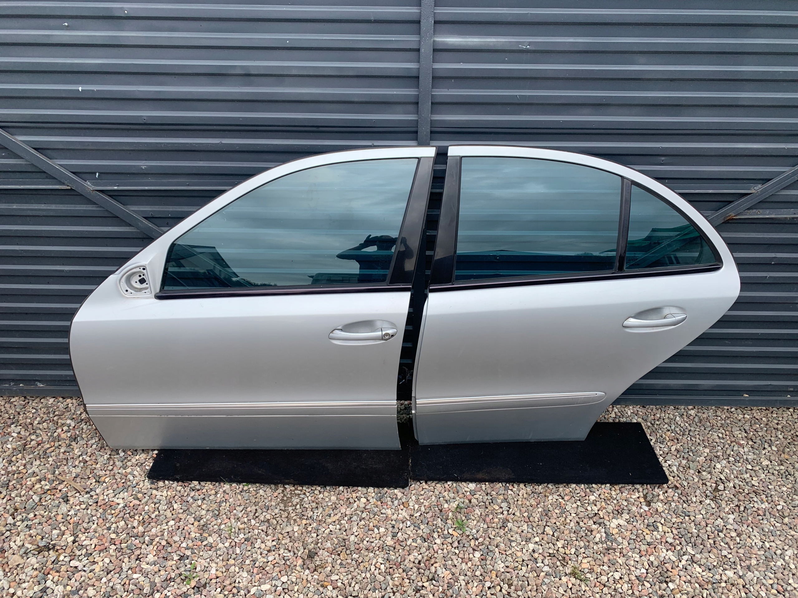 ORGINAŁ MERCEDES W211 DRZWI LEWY LEWE PRZEDNIE PRZÓD 775 C775