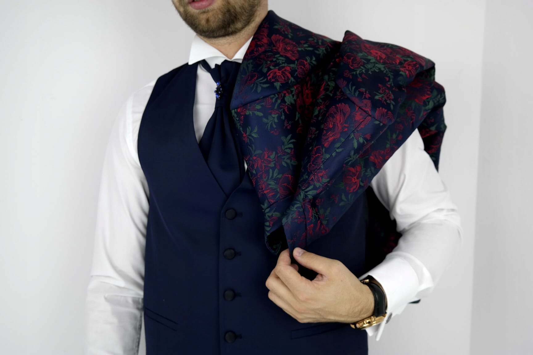 Garnitur męski z kamizelką i krawatem kwiaty 56 XL Kamizelka w zestawie tak