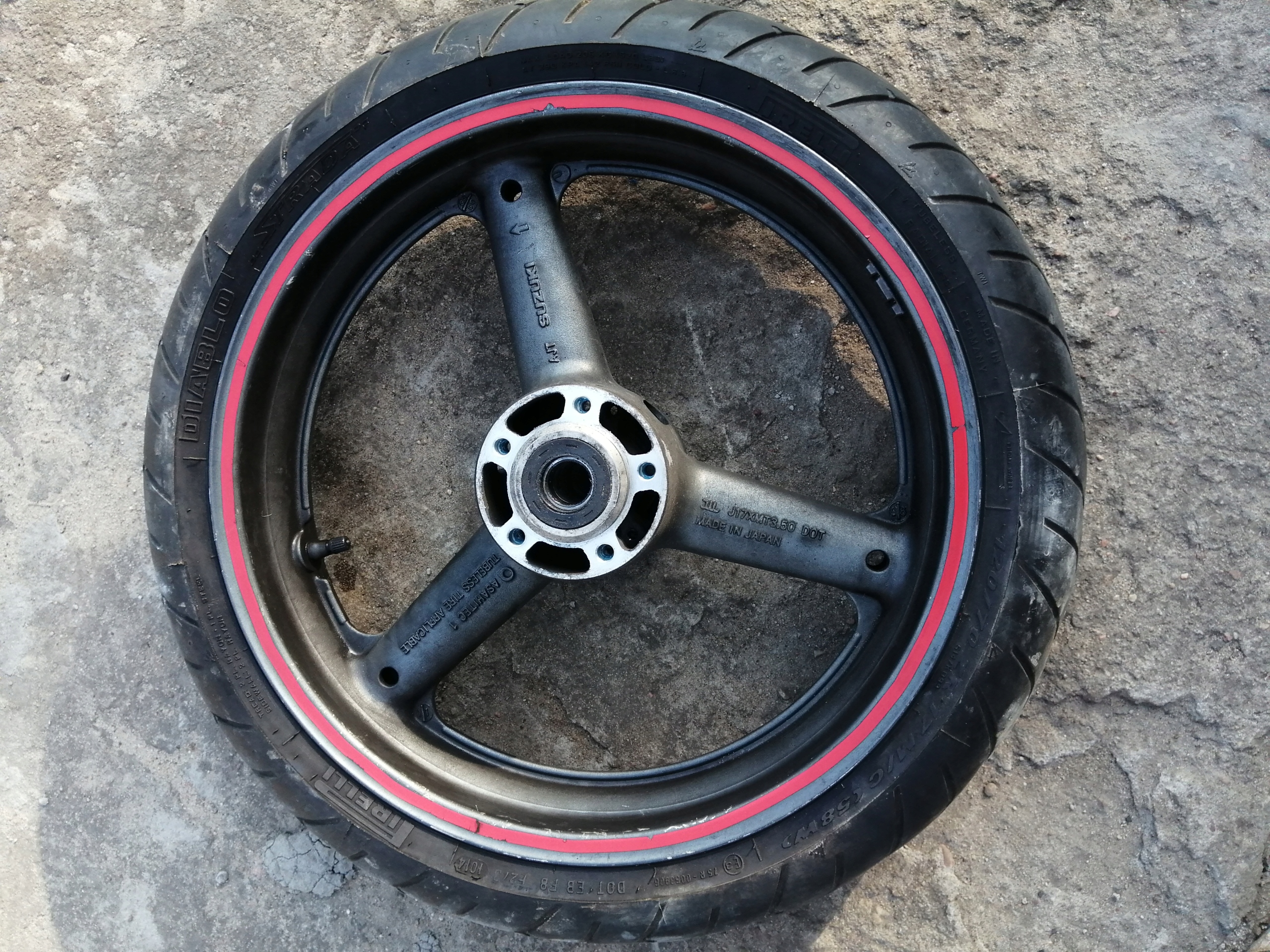 Suzuki GSXR SRAD 96-00 750 колесо передний обод