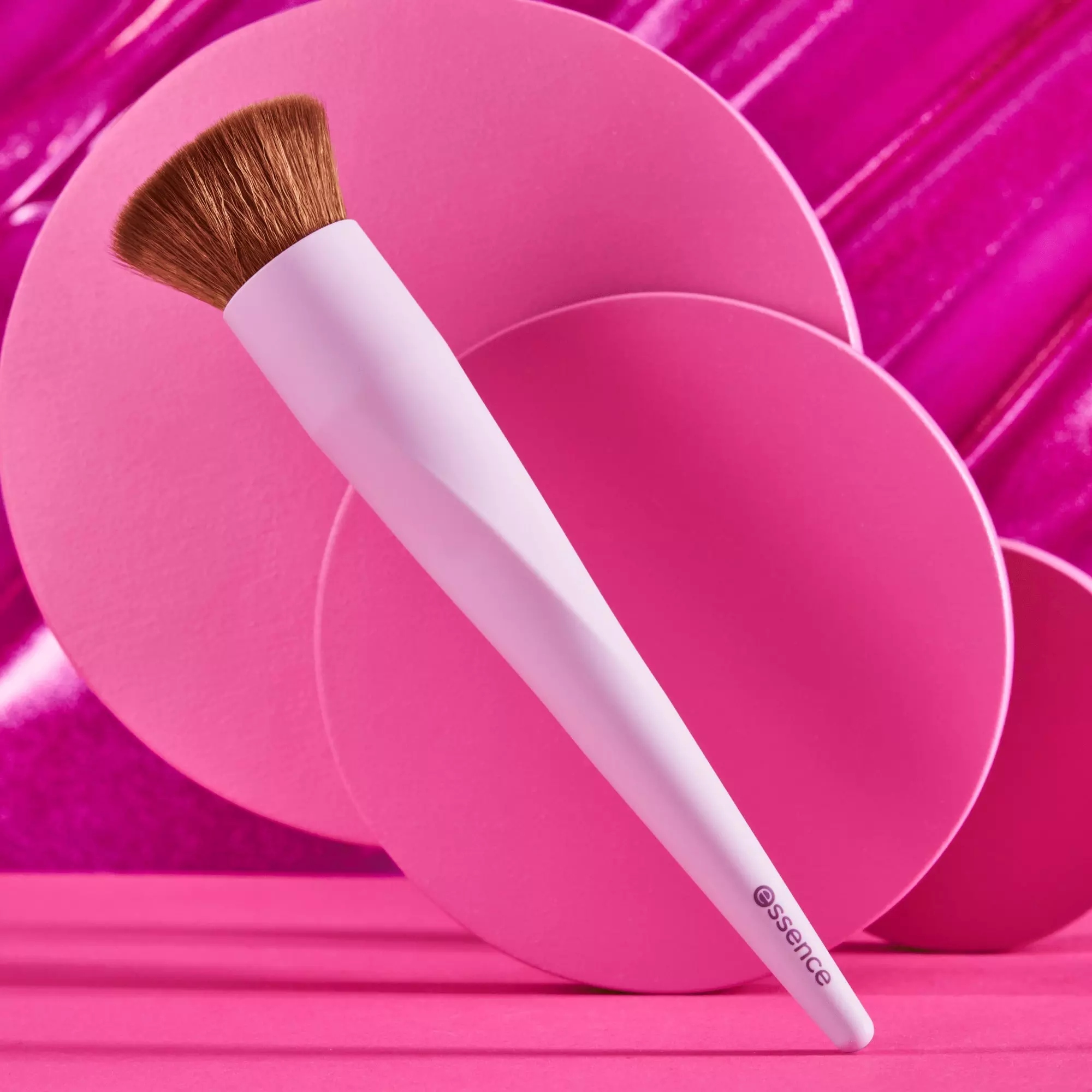ESSENCE Make Up Buffer Brush PĘDZEL DO PODKŁADU 01 Liczba pędzli pojedynczy pędzel