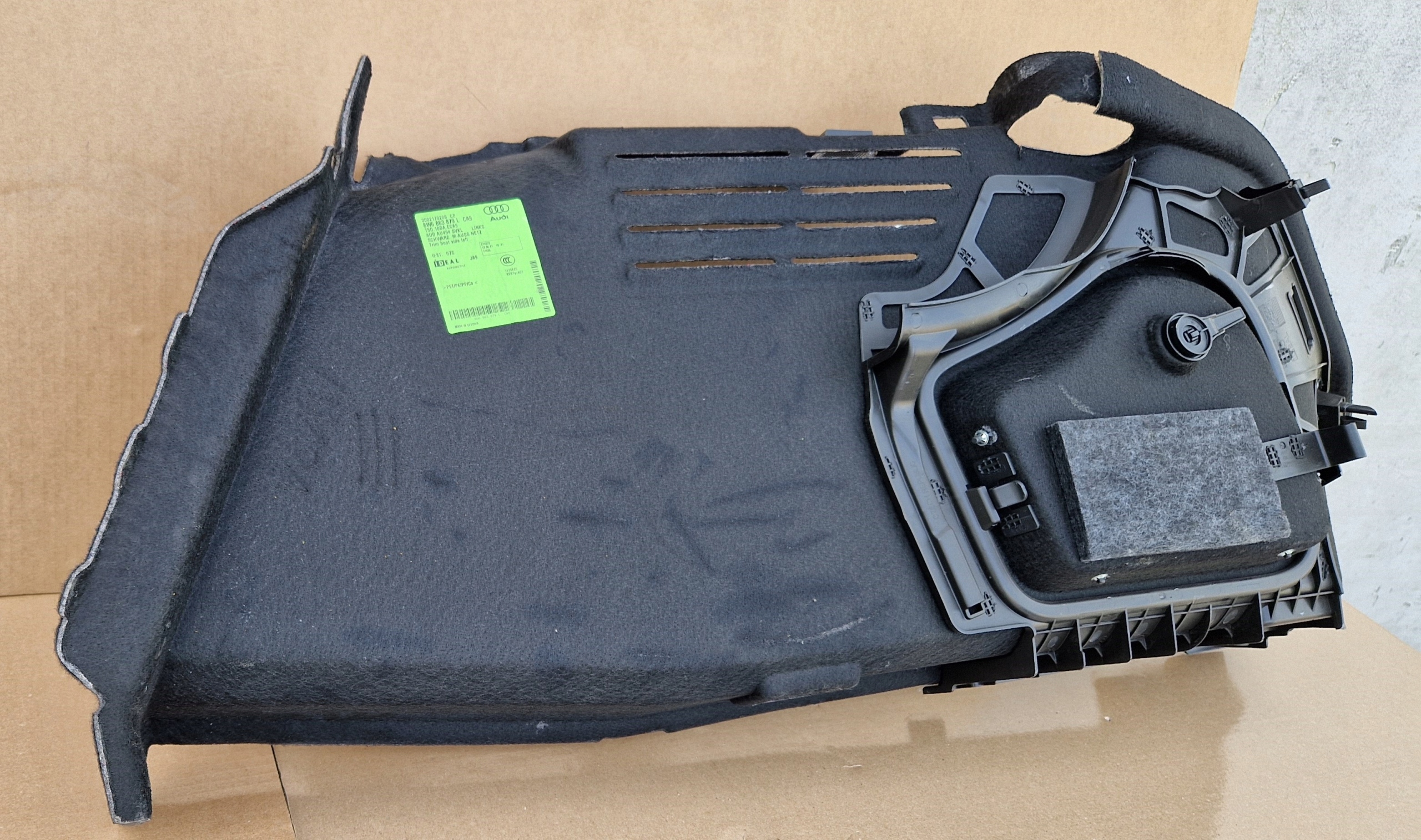 boot upholstery AUDI A5 LIFT 8W6863879L left as new