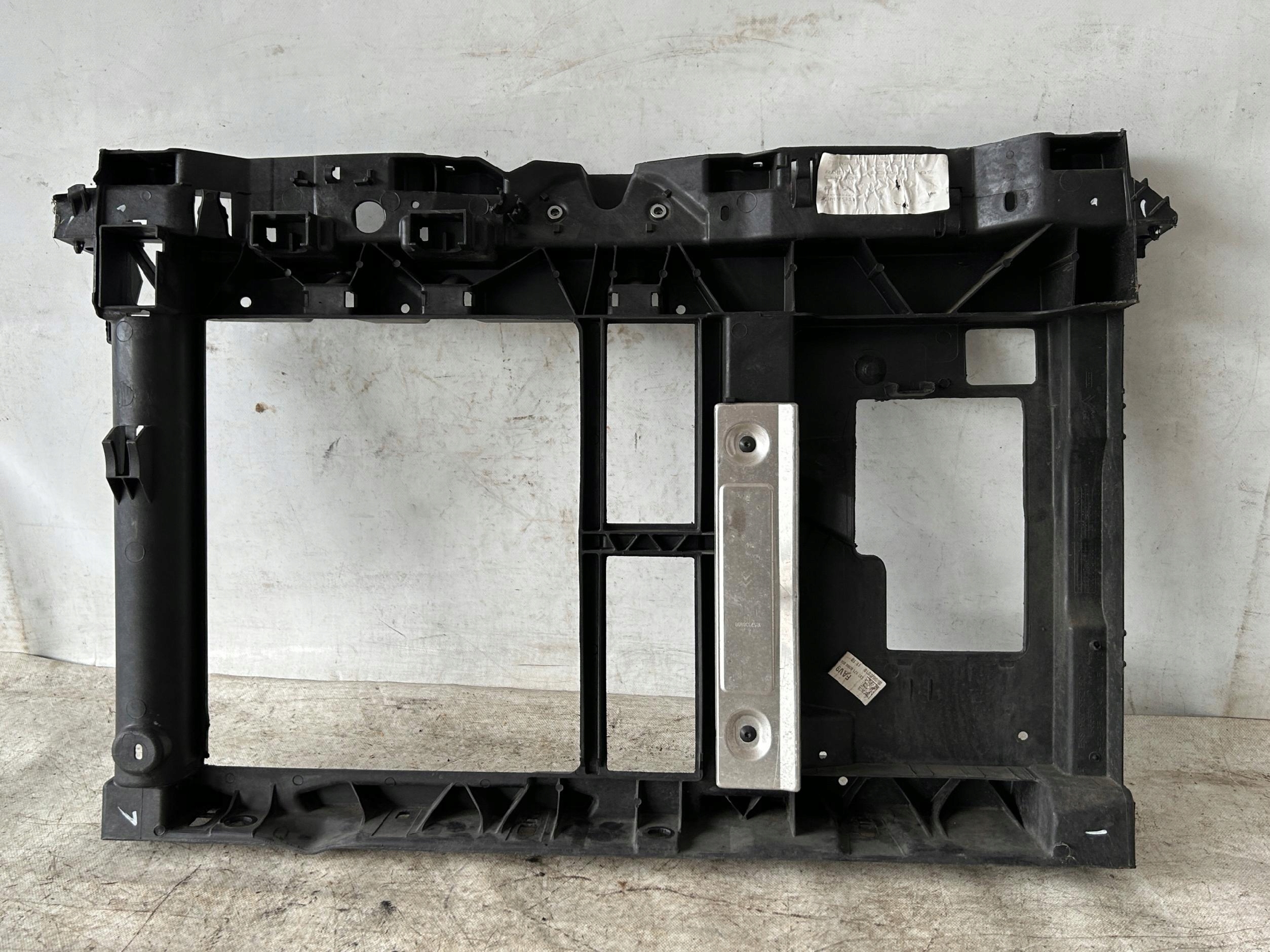 support panel for radiators CITROEN C3 II DS3 BENZ 9677952180