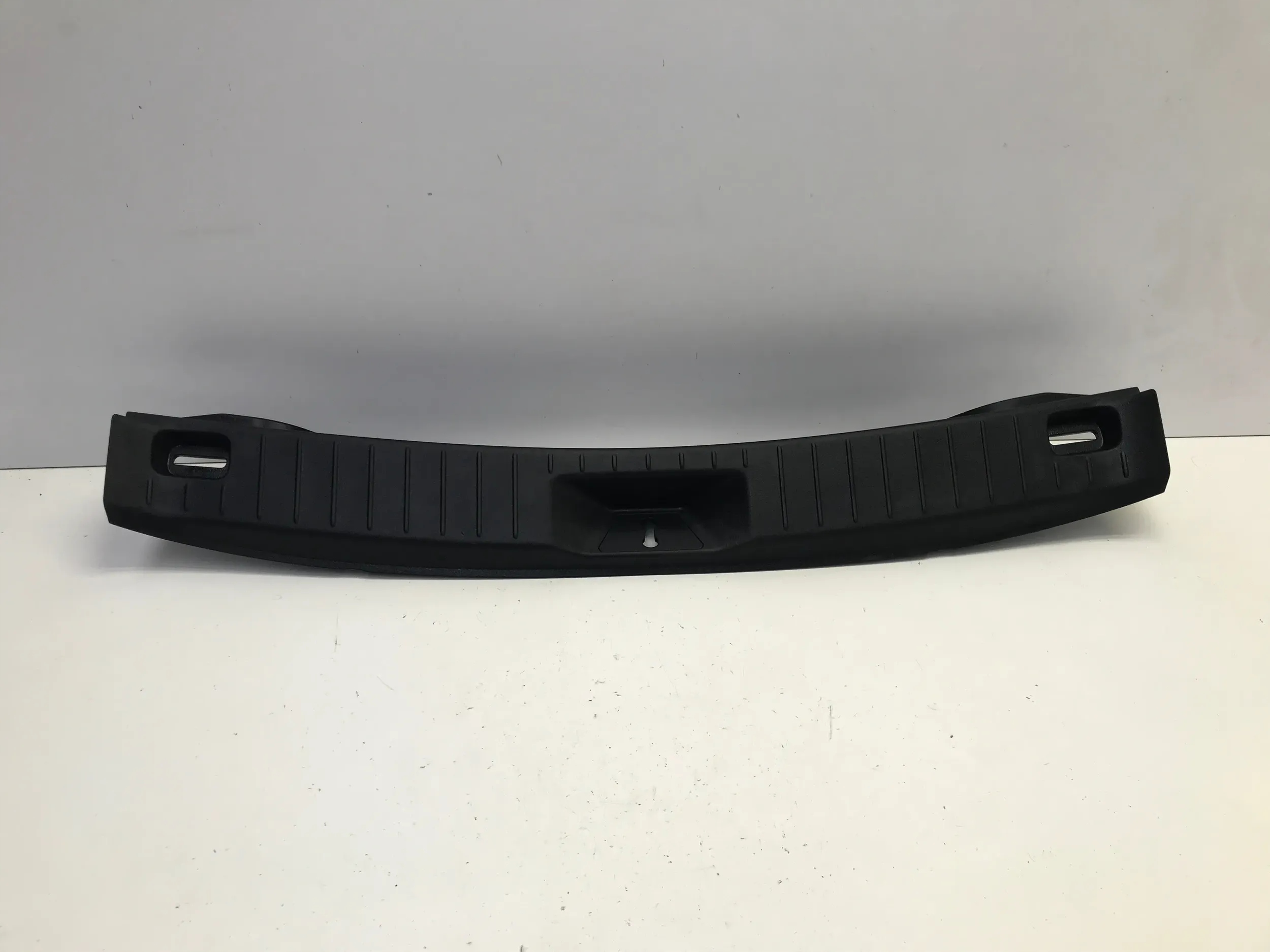 MAZDA CX-60 CX60 2023 OSŁONA PLASTIK NAKŁADKA PASA TYŁ TYLNEGO KBB36889X