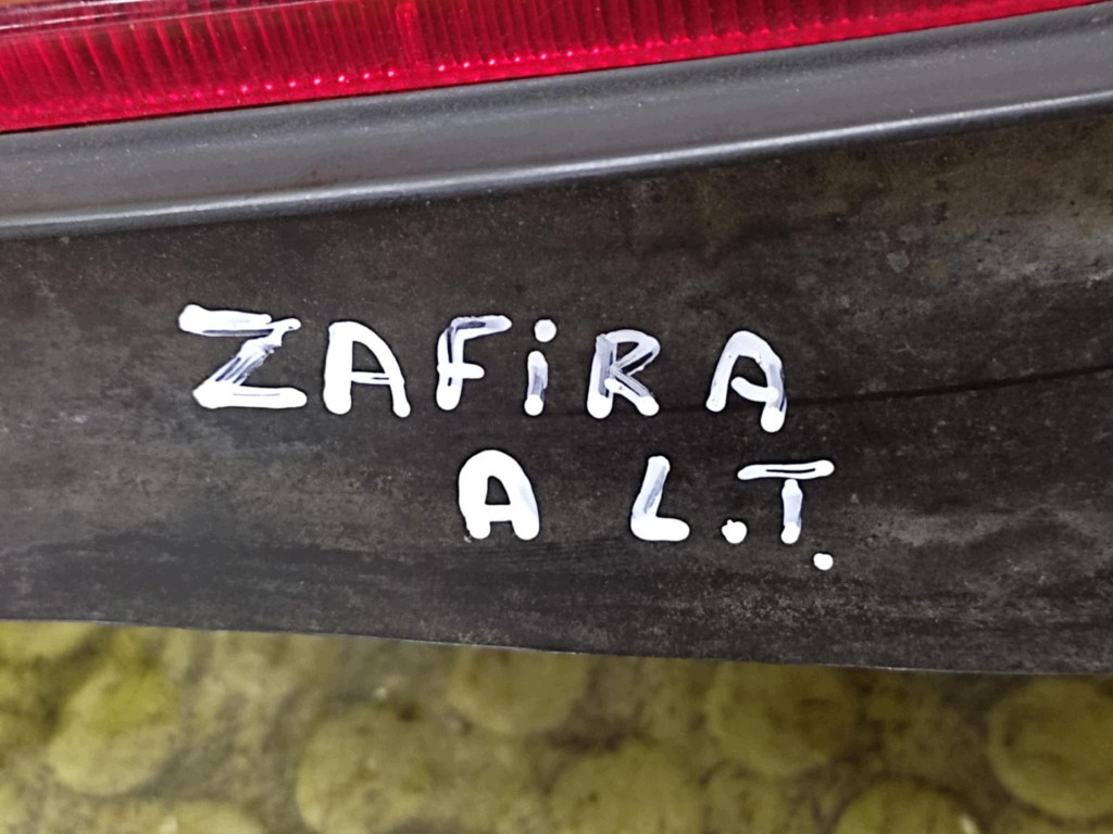 OPEL ZAFIRA A light left rear part