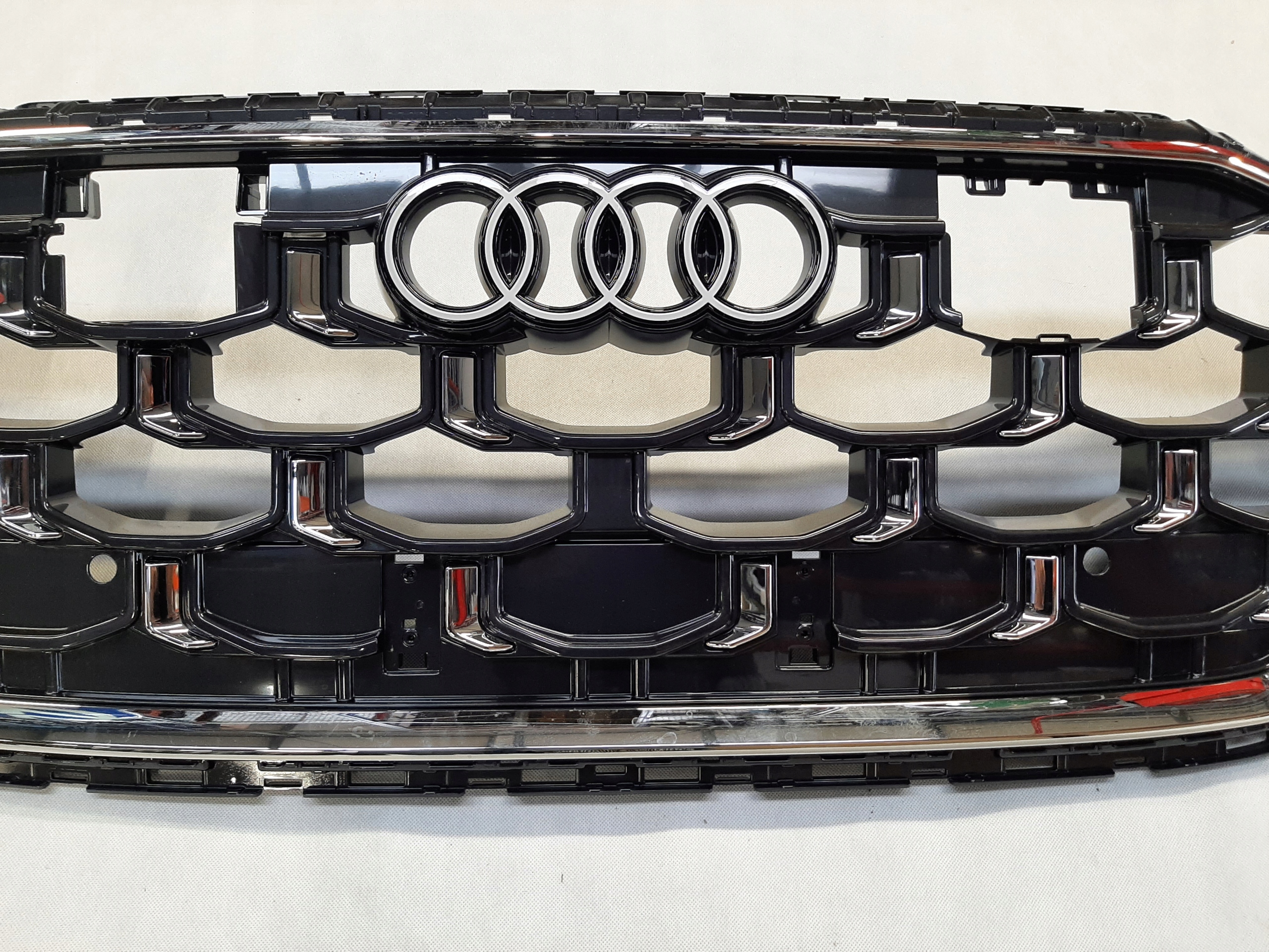 AUDI SQ8 Q8 S-LINE 2024- ATRAPA GRILL 4M8853651BS CK BR CL NOWA Stan opakowania zastępcze