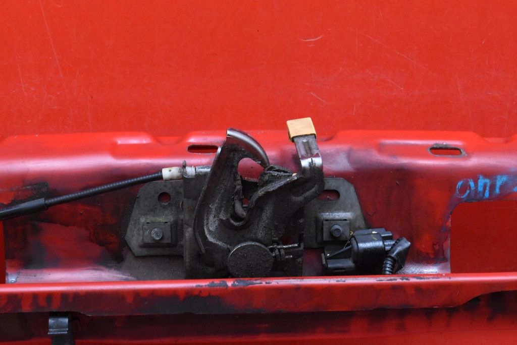 support panel for radiators pillar VOLVO V50 2.0 D 136 KM 03-11