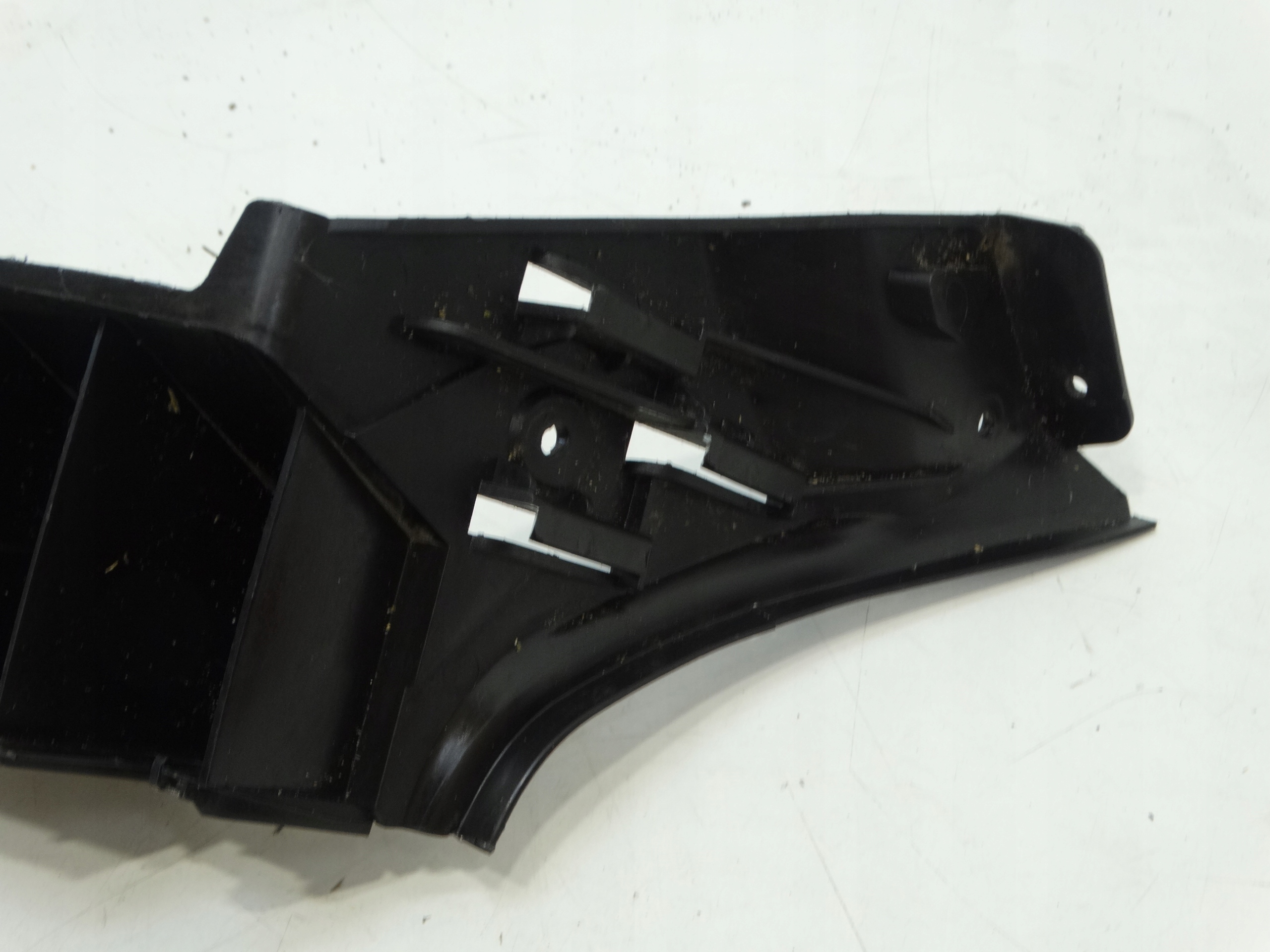 bumper bracket left rear part VOLKSWAGEN POLO IV 9N 6Q6807375