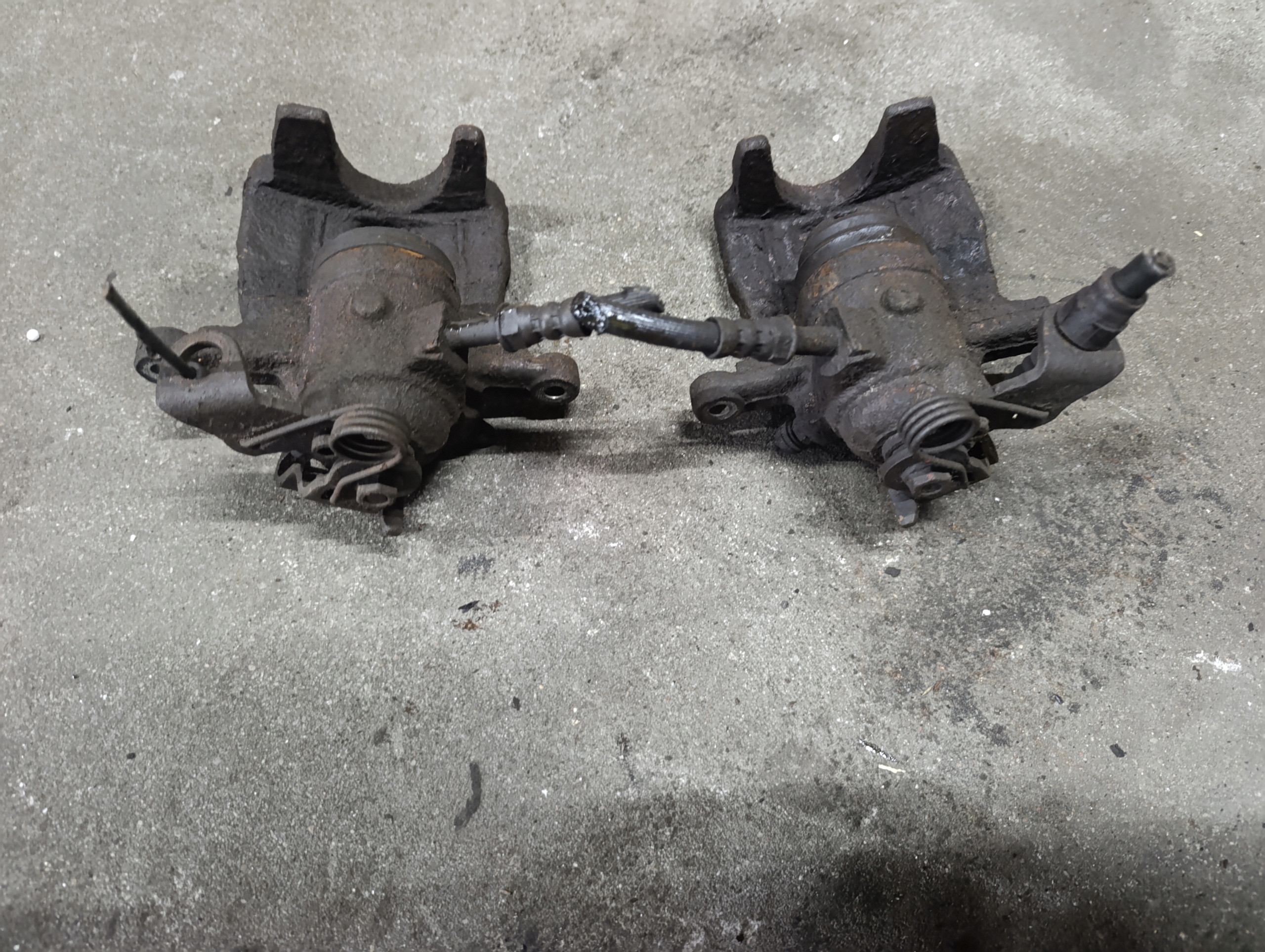 calipers brake rear part VW T5 T6 komplet left/ right