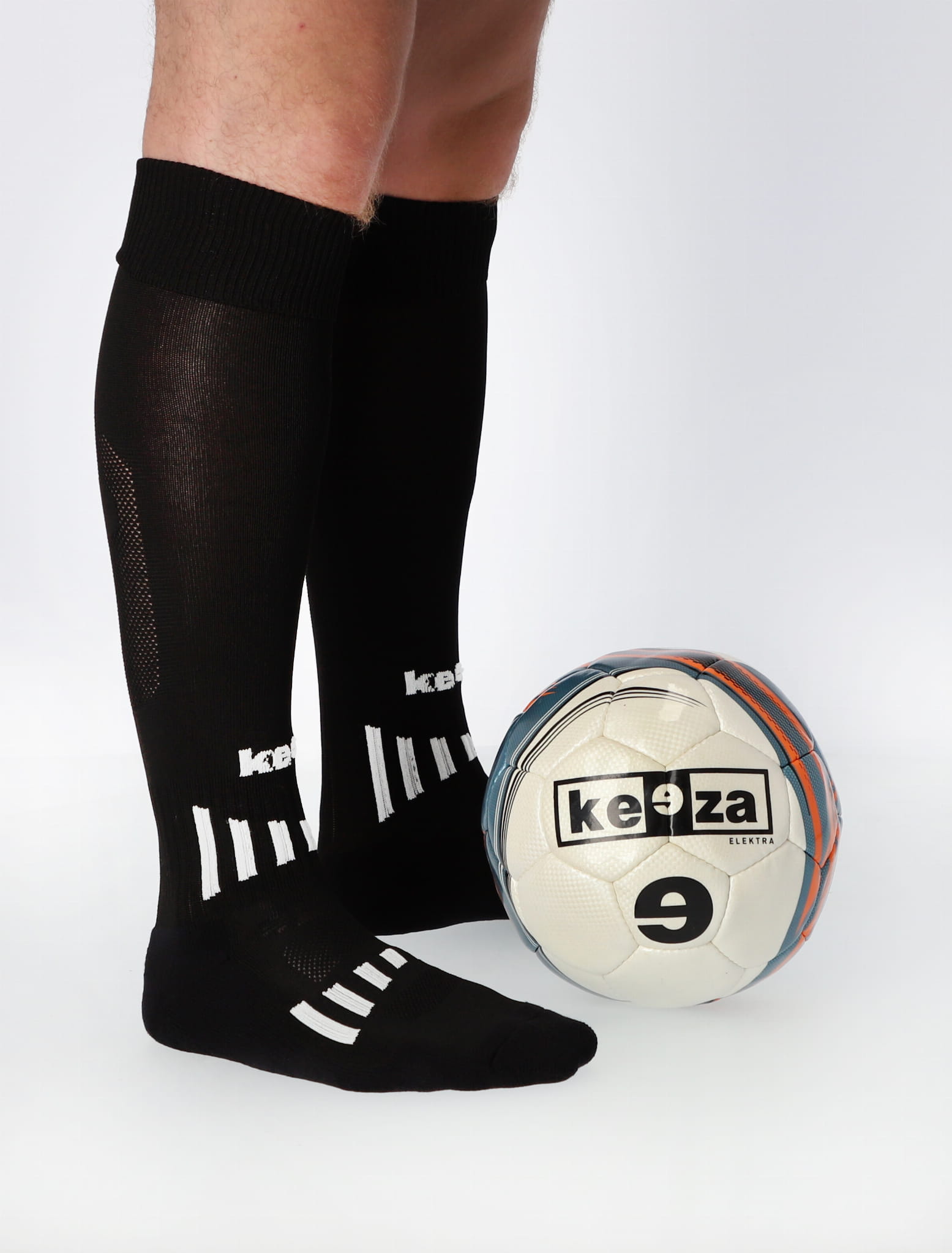 Getry piłkarskie KEEZA czarne r. 33-35 Drużyna nie dotyczy