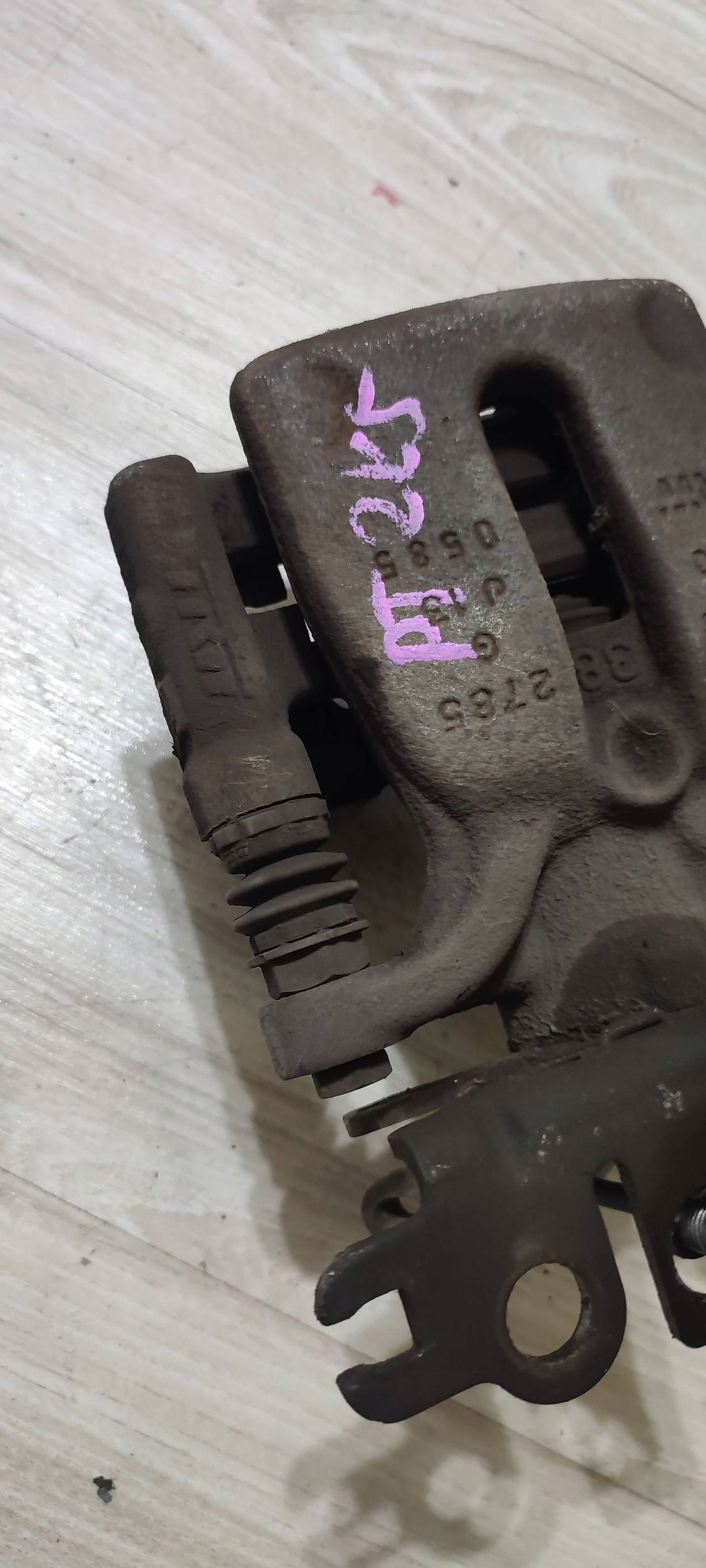 Volkswagen Caddy 2017 rear part side right rear caliper brake