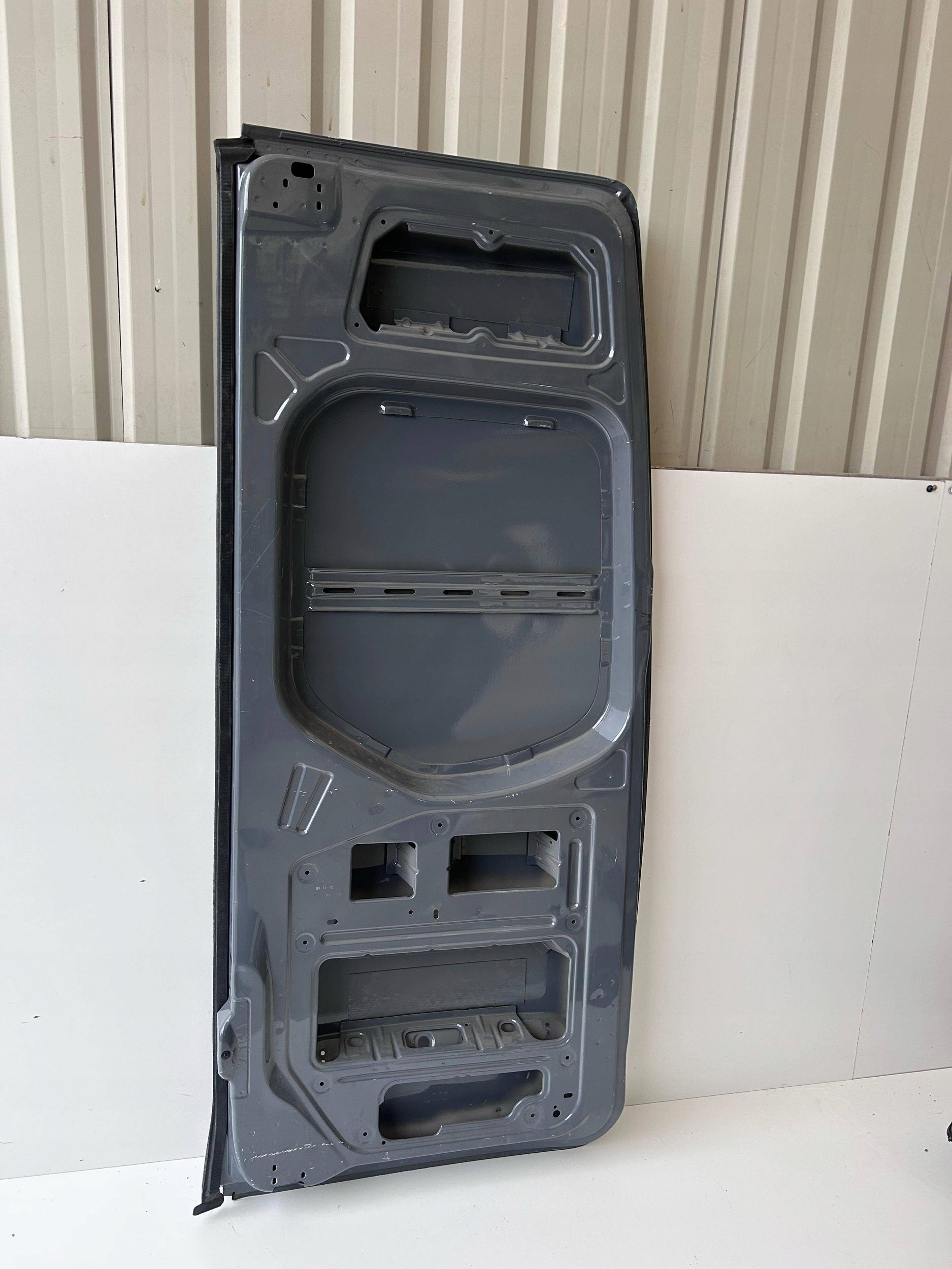 Mercedes-Benz Sprinter W910 Tür Hinten Links Door A9077421800 - Thumbnail 7