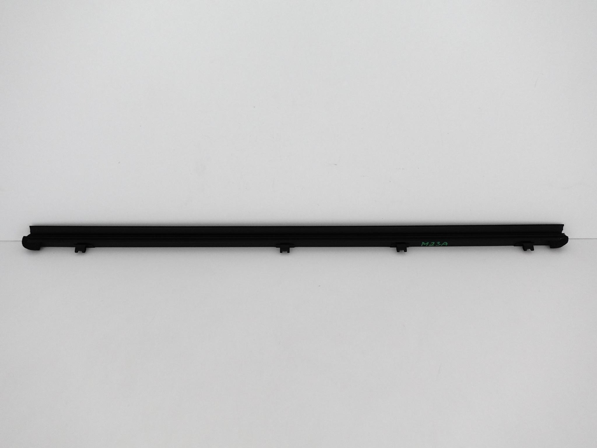 TOYOTA 4RUNNER 10-23 moulding dust windows right front 68171-60090