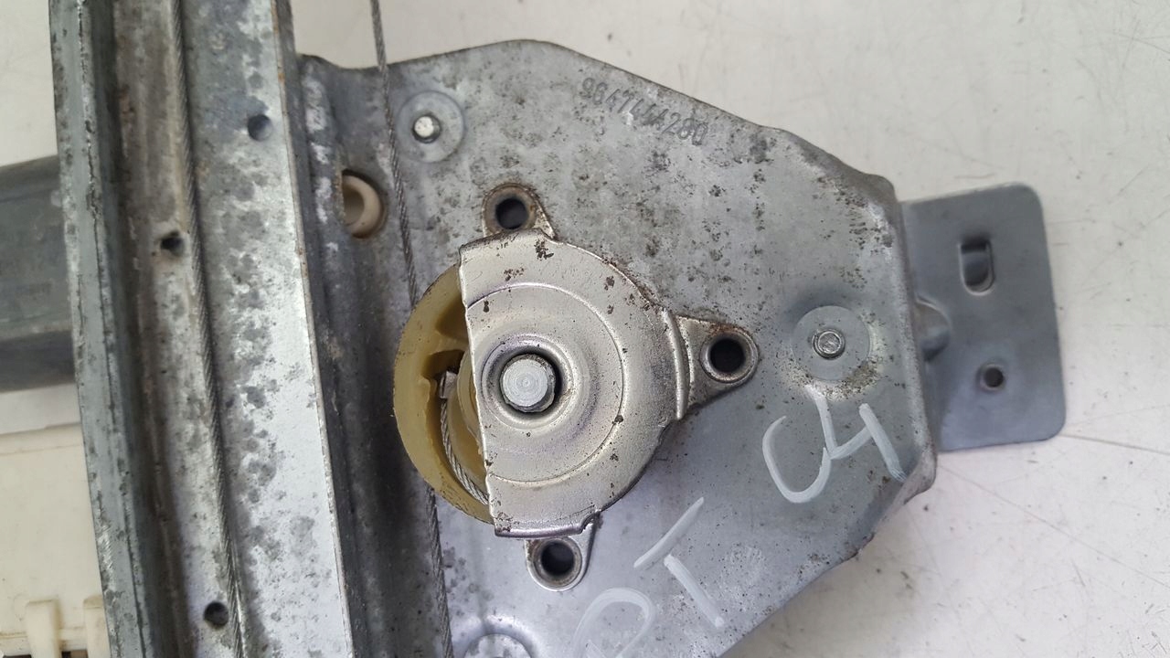 window regulator right rear part Citroen C4 1,6 VTI