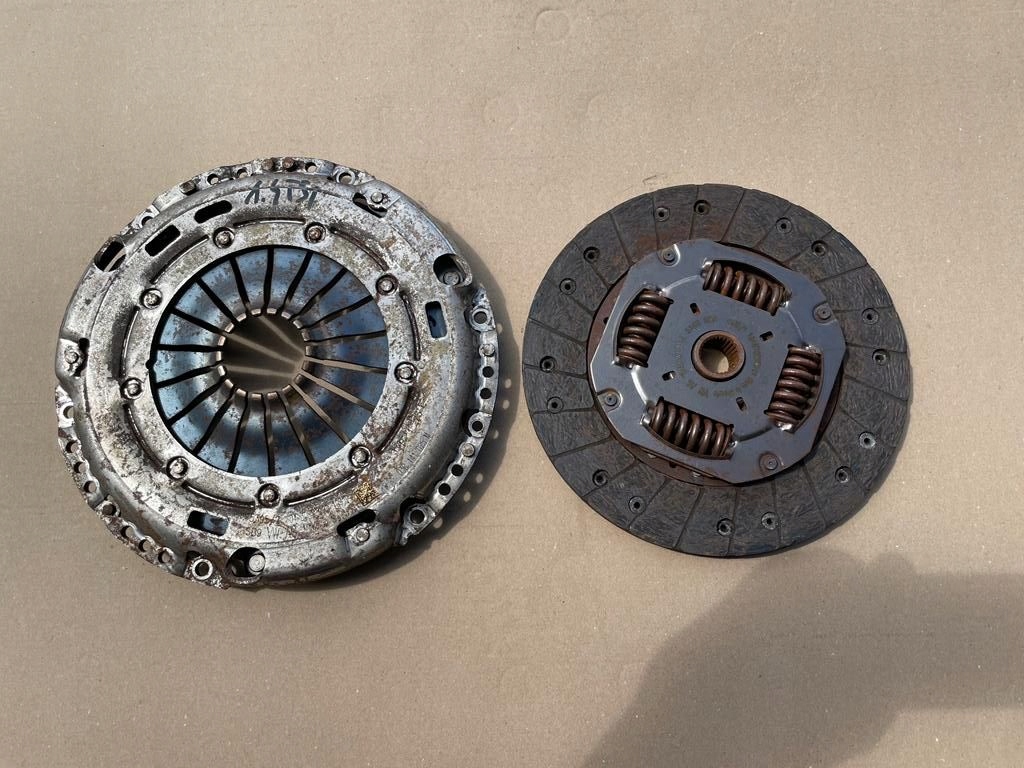 VW AUDI 1.4 TSI DOCISK SPRZĘGŁO 03C141025M