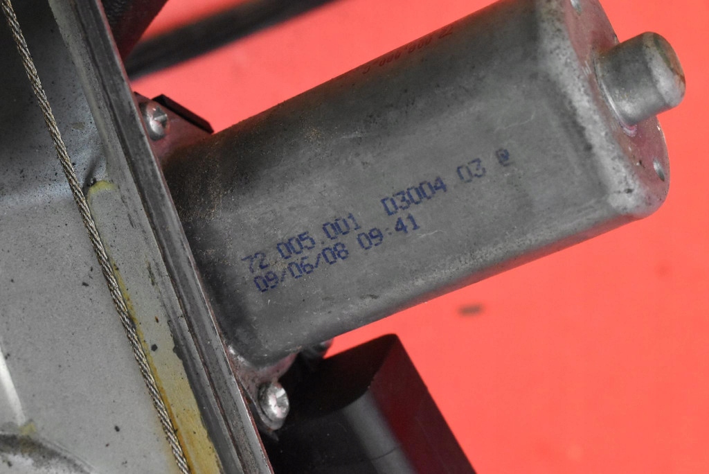 window regulator right front EU 72005001 OPEL CORSA D 06-11