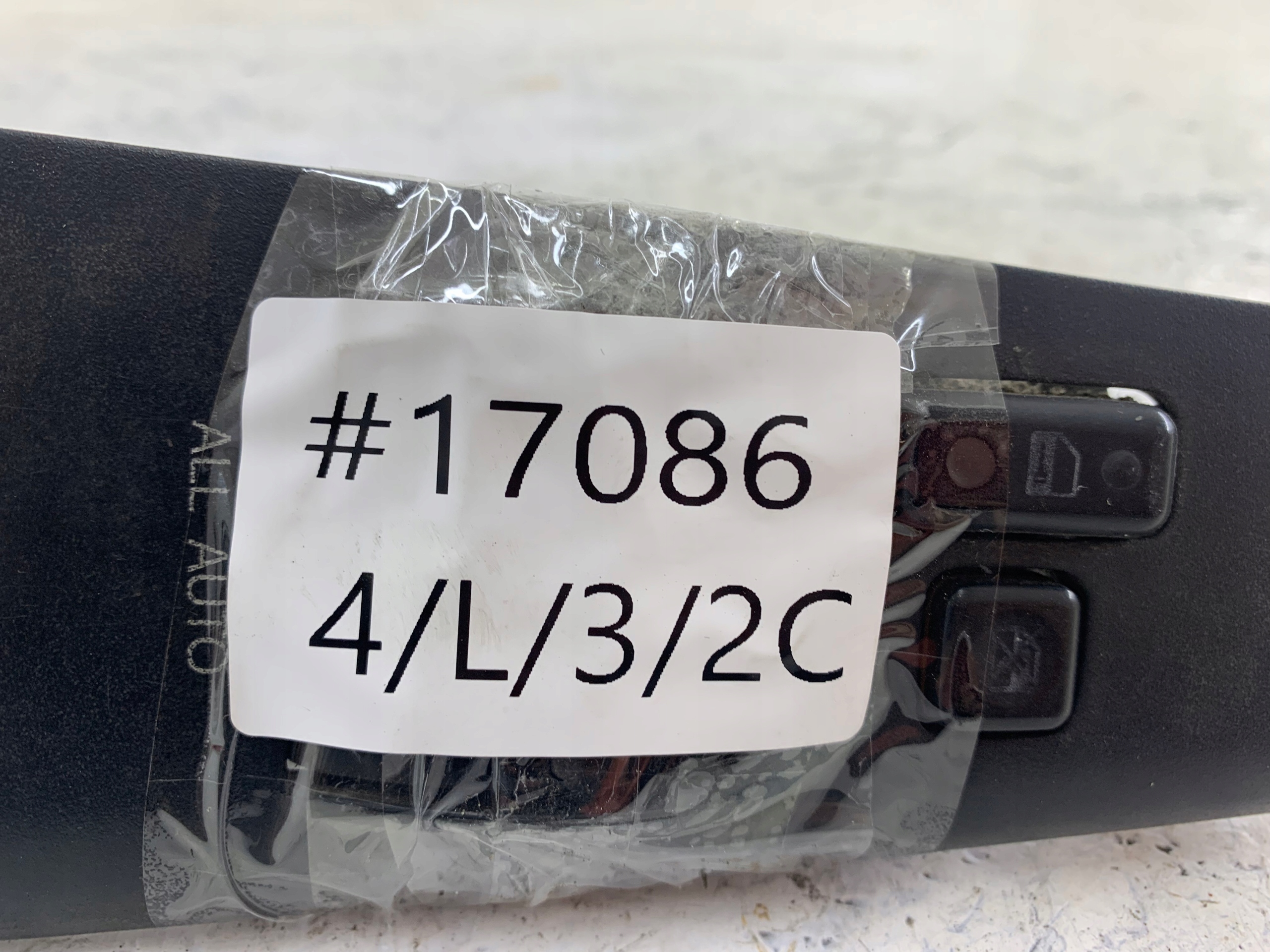 TOYOTA COROLLA E12 PANEL okna levý předek řidičů 84820-02111