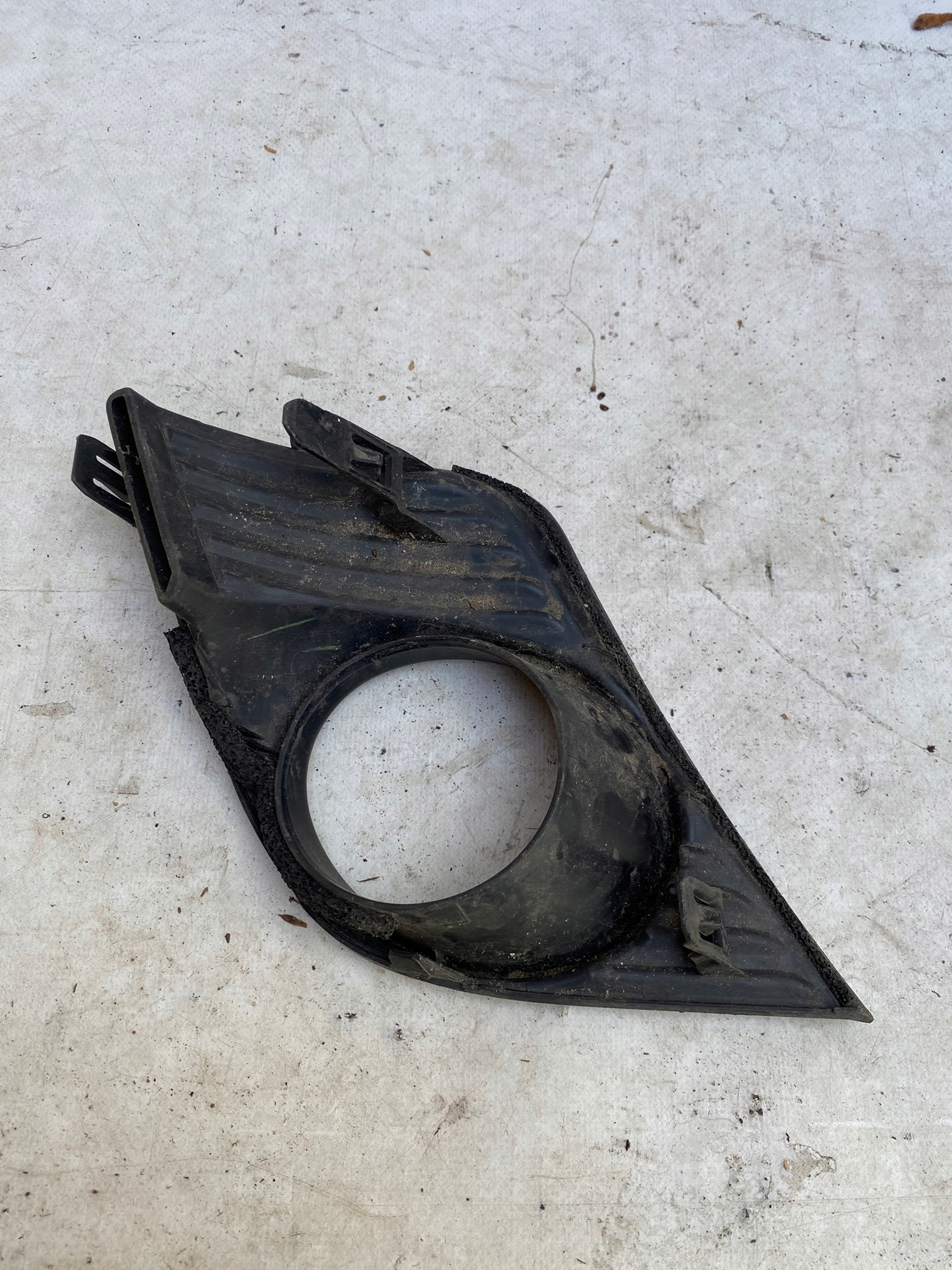 LEXUS CT 13-17 grille grid of a bumper right