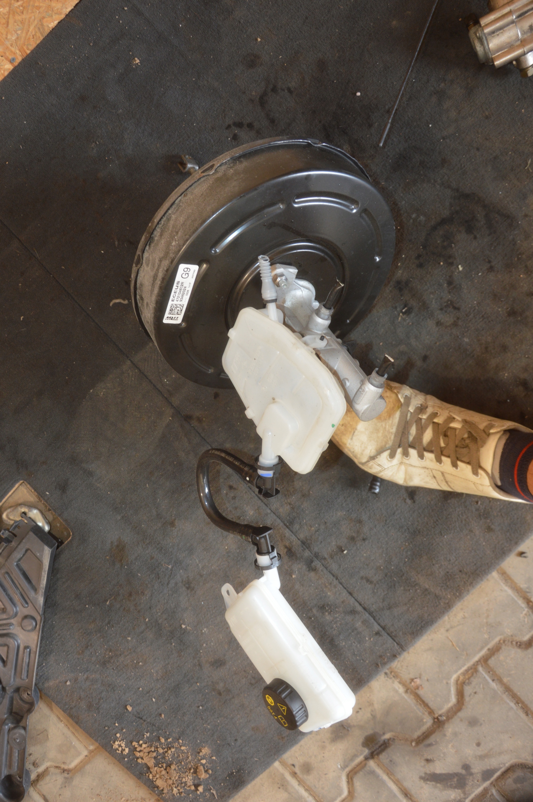 Renault Trafic III FL гальмівний сервопривід 472104612r