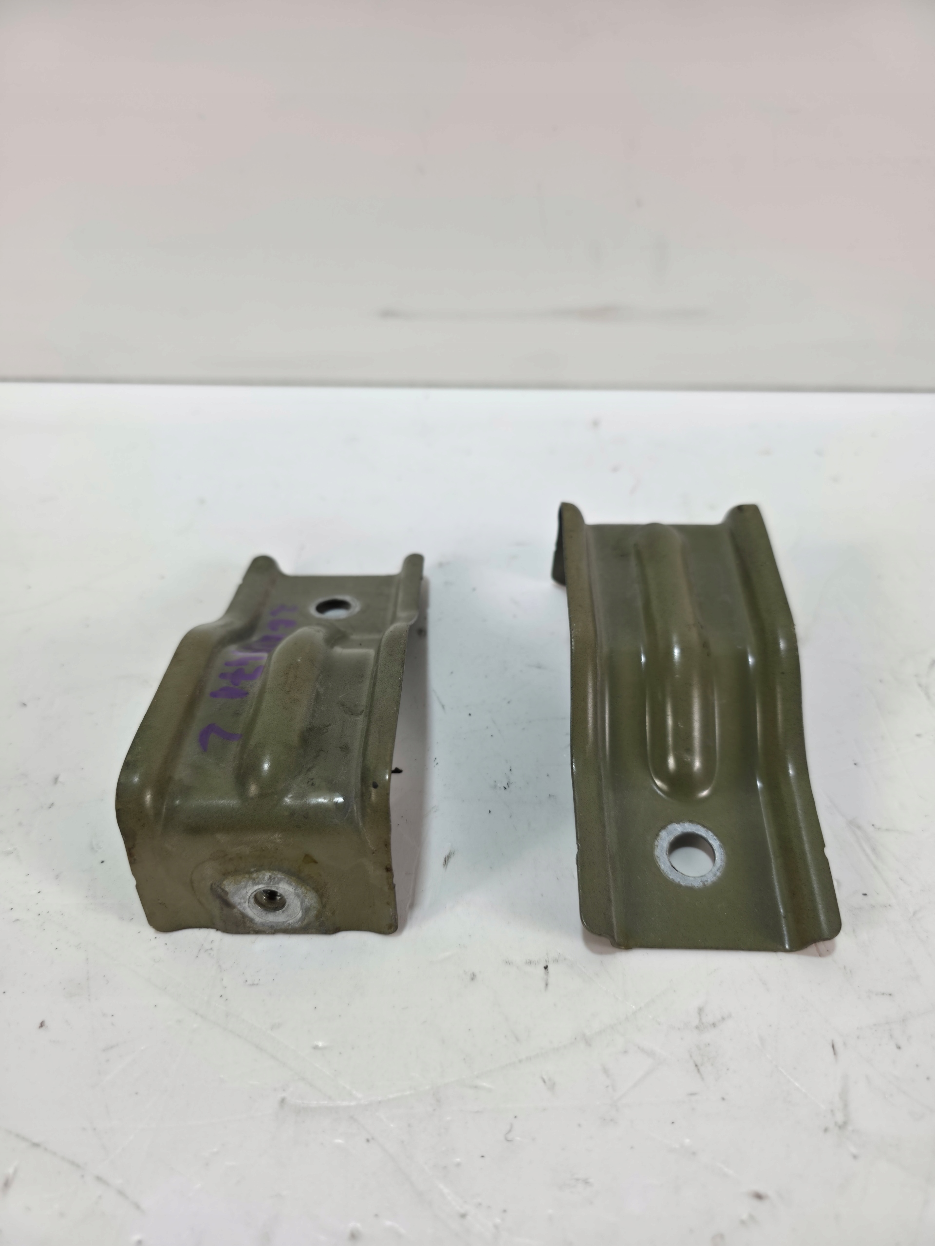 staffa parafango sinistro Destro VW T-ROC 2GA 2GA809471