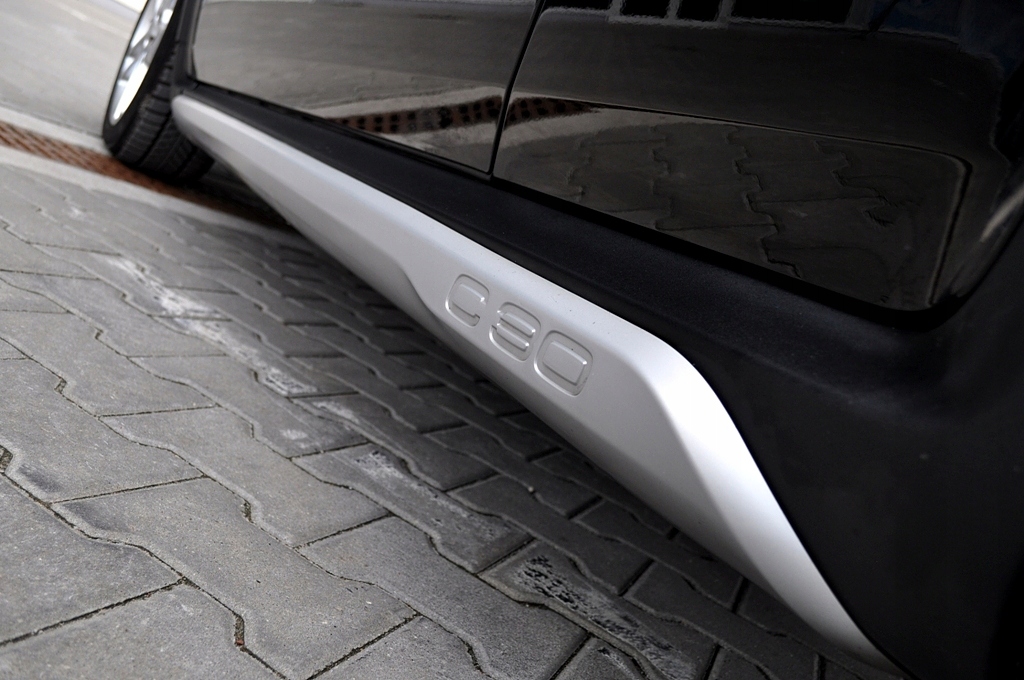 VOLVO C30 PROGI NAKŁADKI PROGOWE EAN (GTIN) 59049589039458