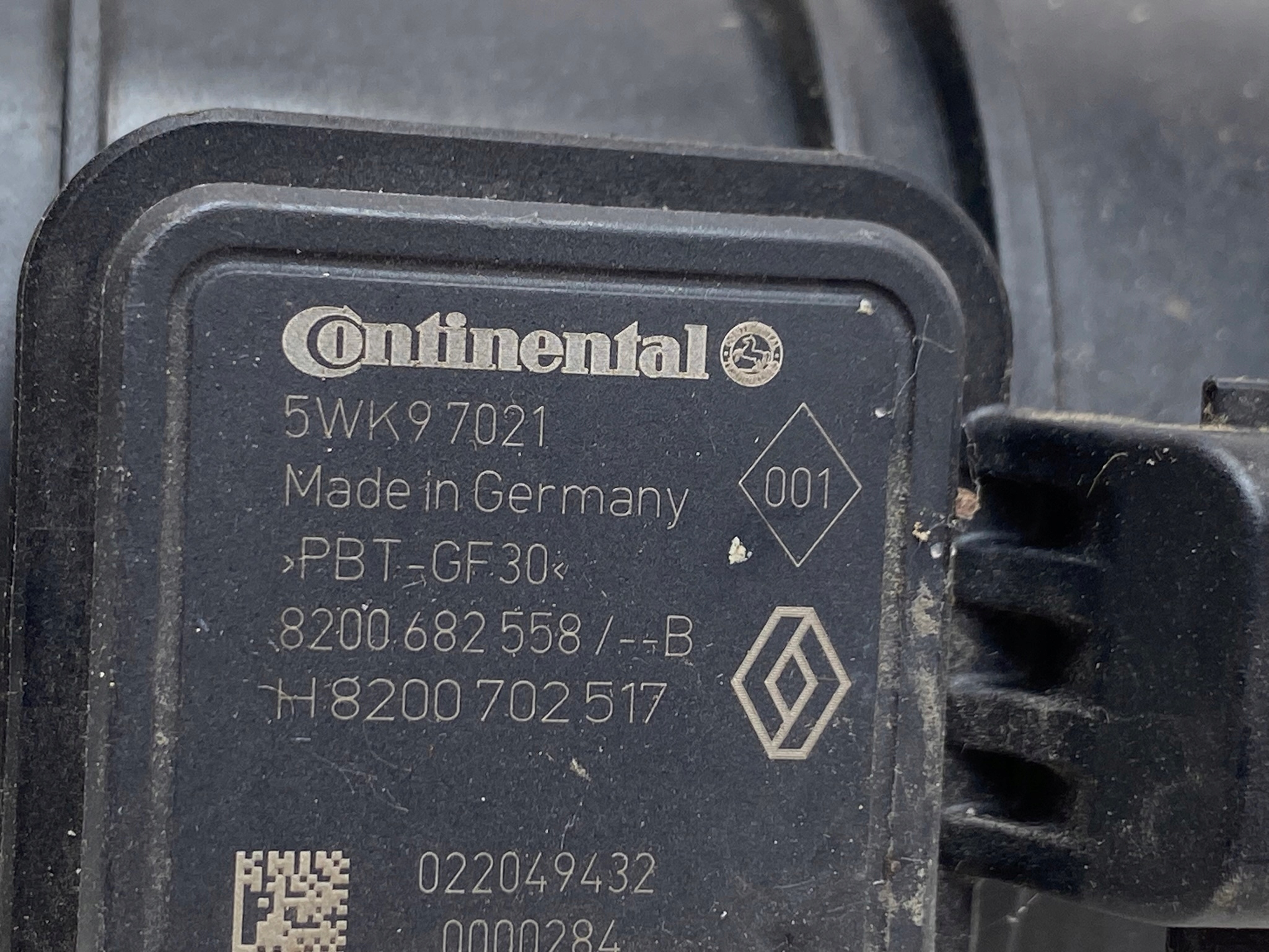 RENAULT NISSAN flow meter 1.5 DIESEL 8200682558